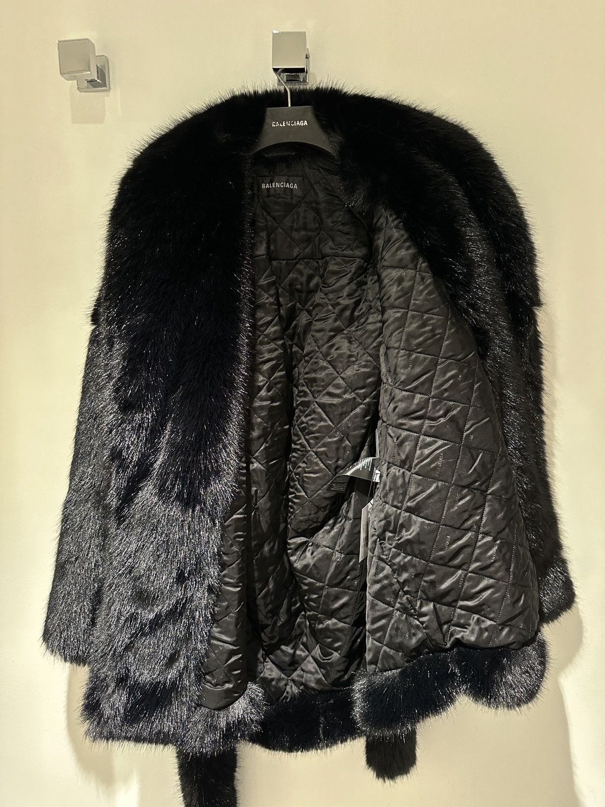 Balenciaga Balenciaga Faux Fur Coat Size XS / US 0-2 / IT 36-38 - 6 Thumbnail