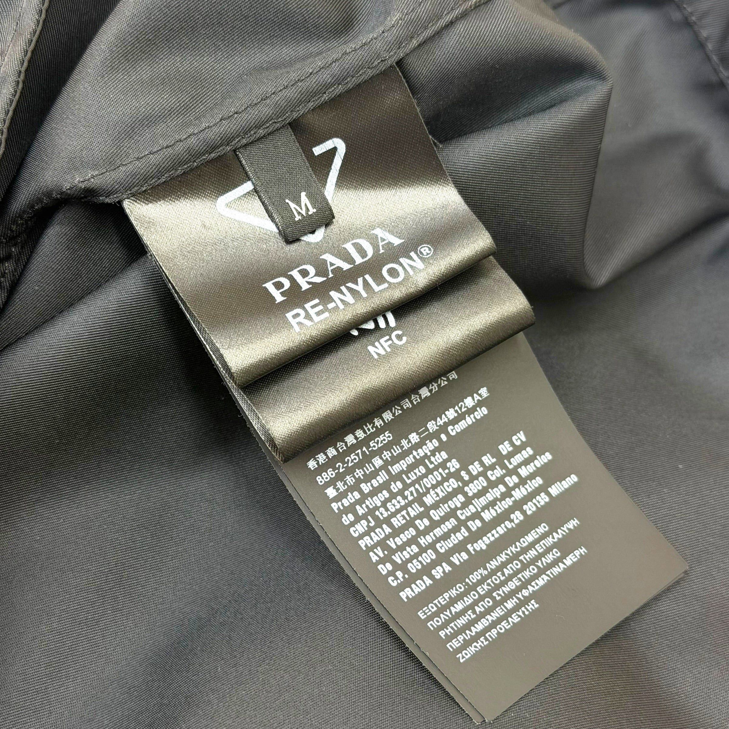 Prada Prada Re-Nylon Short-Sleeved Black Shirt M Size US M / EU 48-50 / 2 - 9 Thumbnail