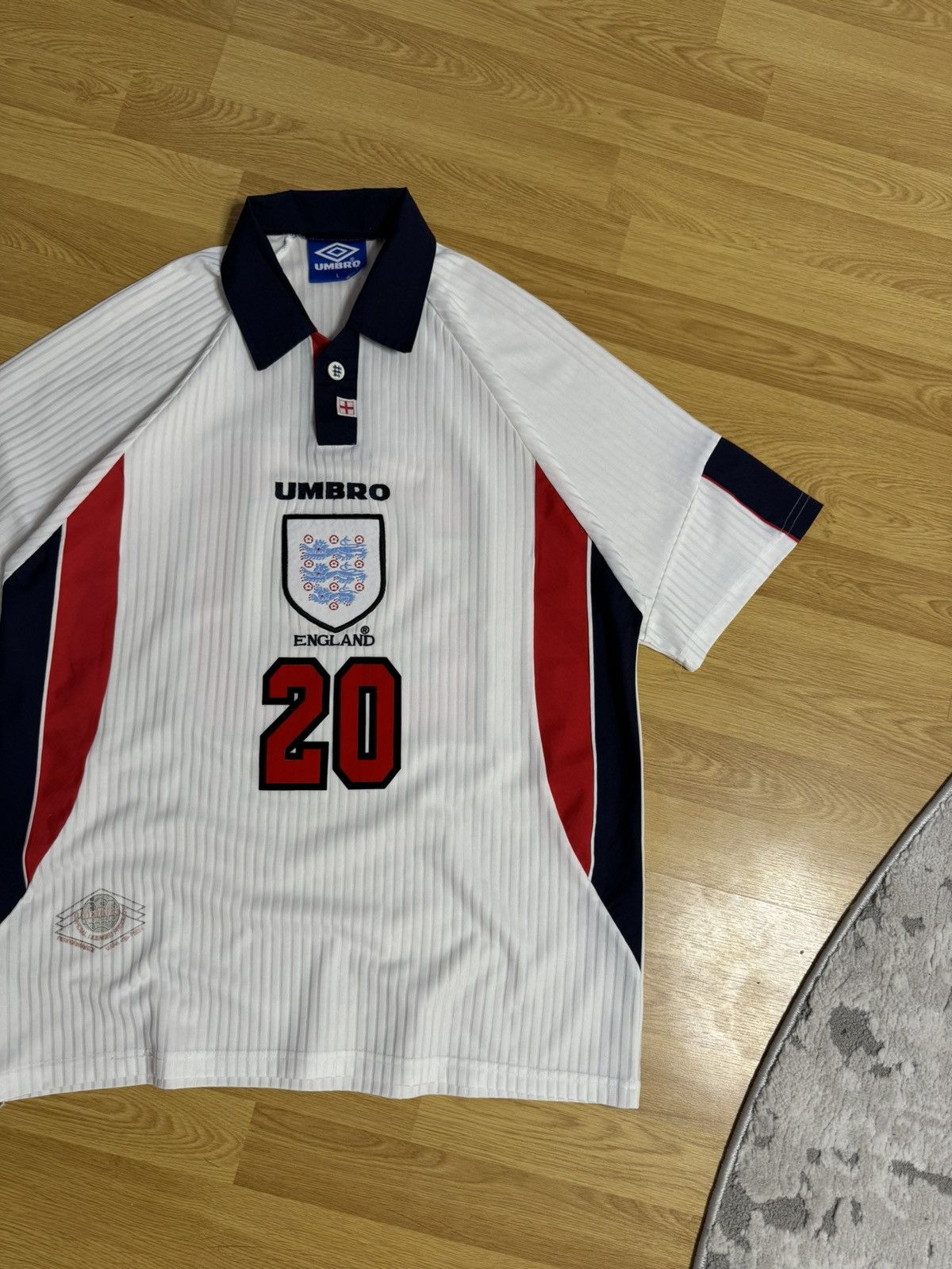 Umbro × Vintage Umbro 1998 England 'World Cup' Home Shirt Owen #20 Size US L / EU 52-54 / 3 - 7 Thumbnail
