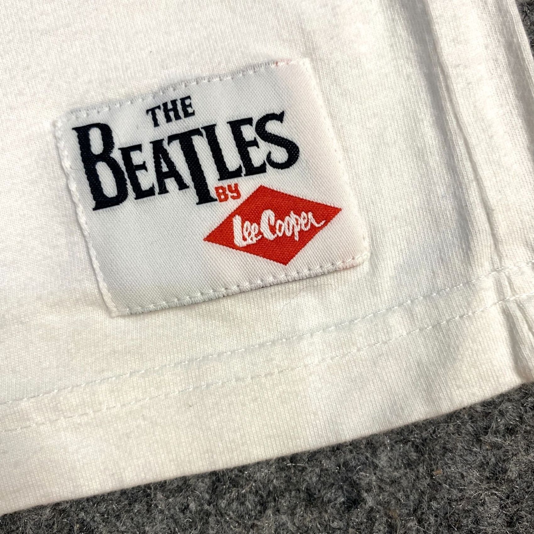 Vintage VINTAGE The Beatles T-shirt 2XL White Love Me Do Lee Cooper Size US XXL / EU 58 / 5 - 2 Thumbnail