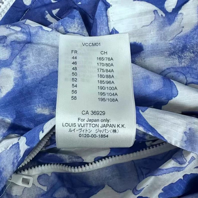 Louis Vuitton LOUIS VUITTON Logo printed windproof jacket 2501-Nextarrow Size US M / EU 48-50 / 2 - 6 Thumbnail