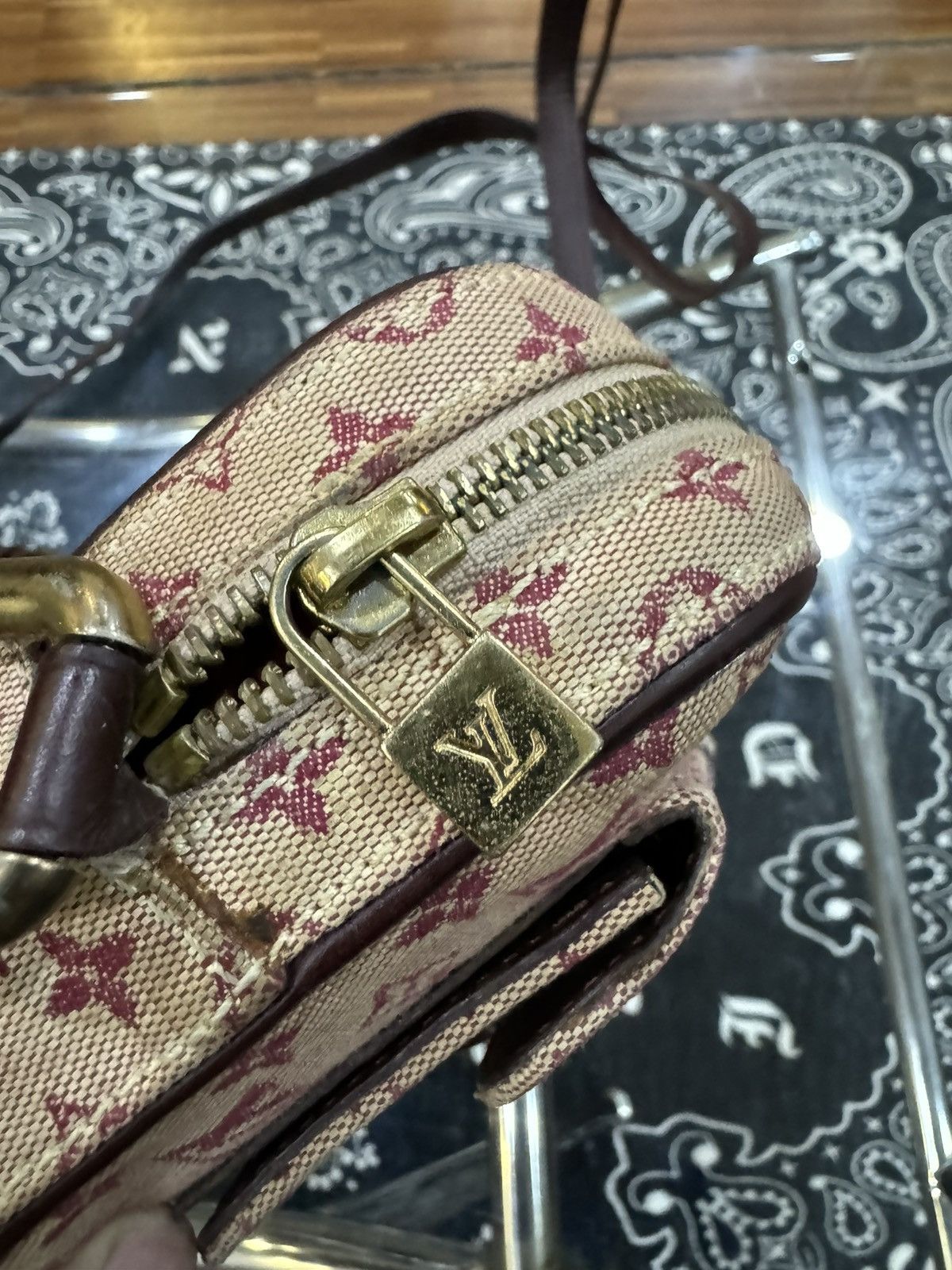 Louis Vuitton Louis Vuitton 2001 Julliet Mm Sling Bag Size ONE SIZE - 6 Thumbnail