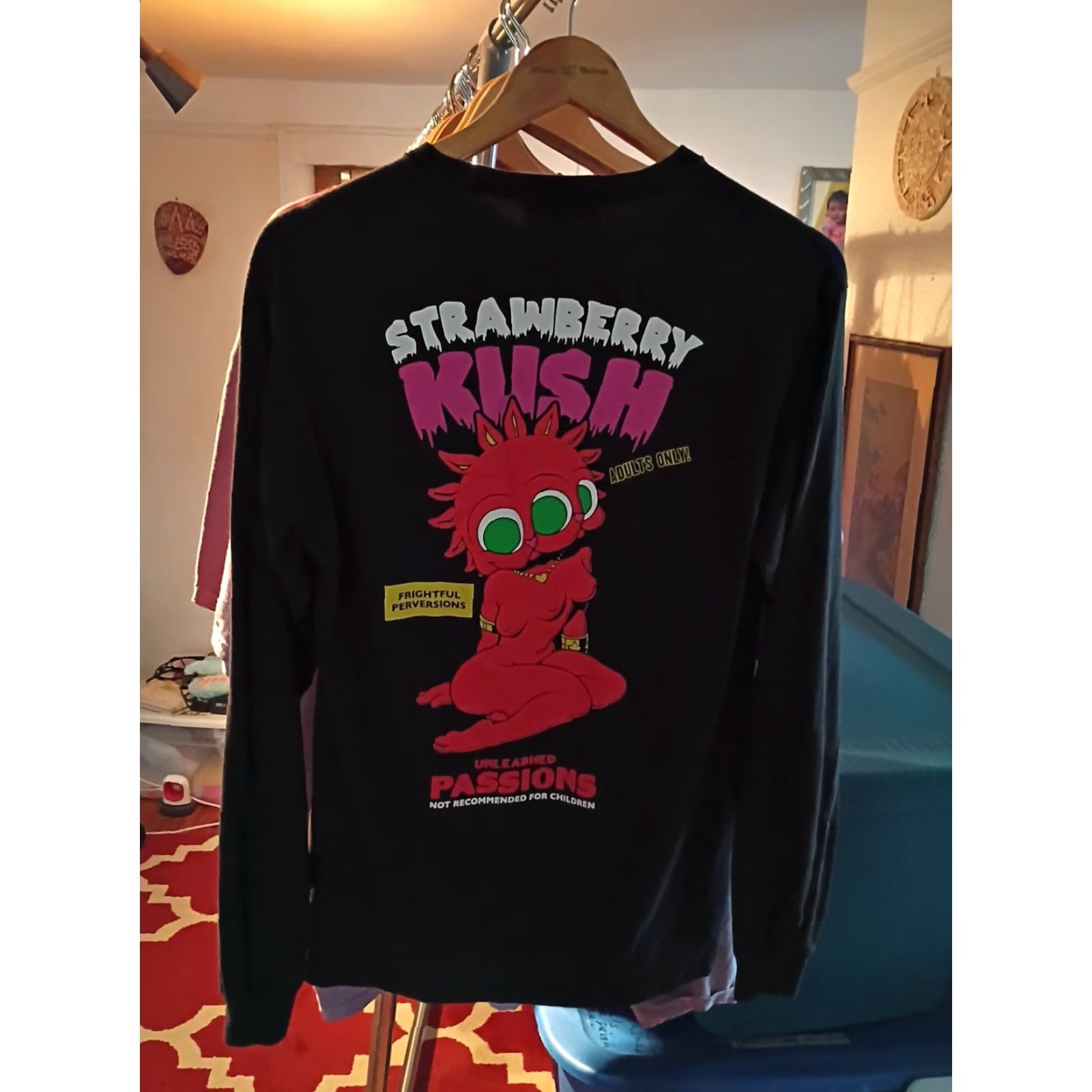 Vintage VINTAGE High Times English Long Sleeve Tee M Strawberry Kush Adults Only Crazy Promo Size US M / EU 48-50 / 2 - 3 Thumbnail