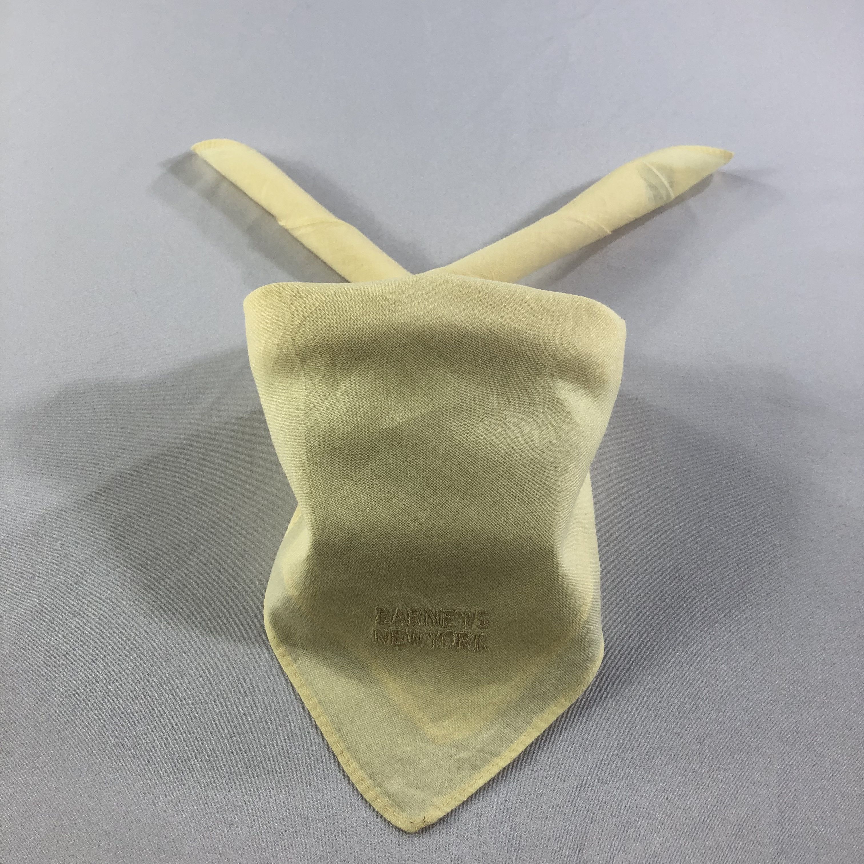 Barneys New York × Vintage Barneys New York Handkerchief Neckerchief Bandana H2034 Size ONE SIZE - 1 Thumbnail