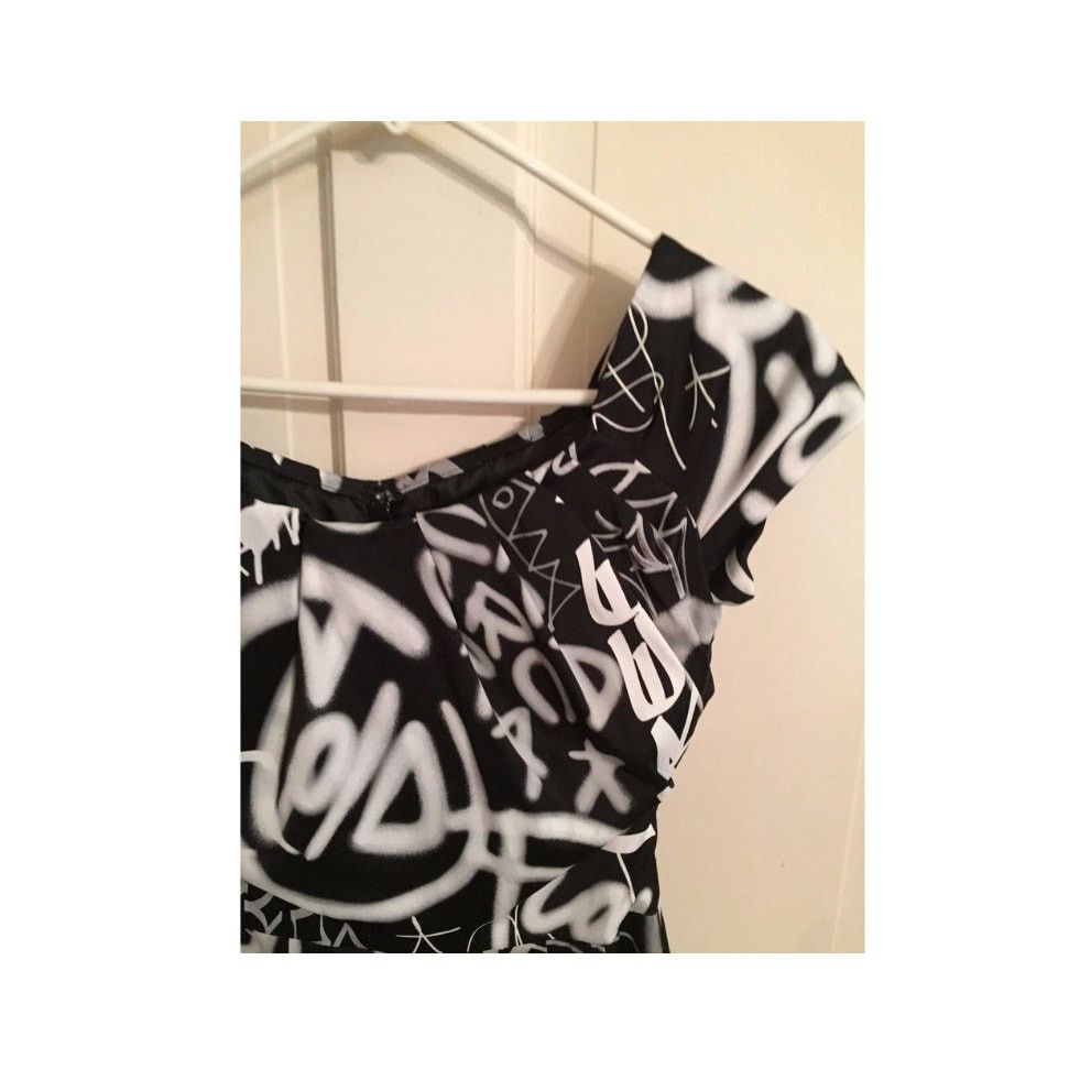 Moschino AW15 MOSCHINO COUTURE Jeremy Scott Puffy GRAFFITI DRESS Size S / US 4 / IT 40 - 6 Thumbnail