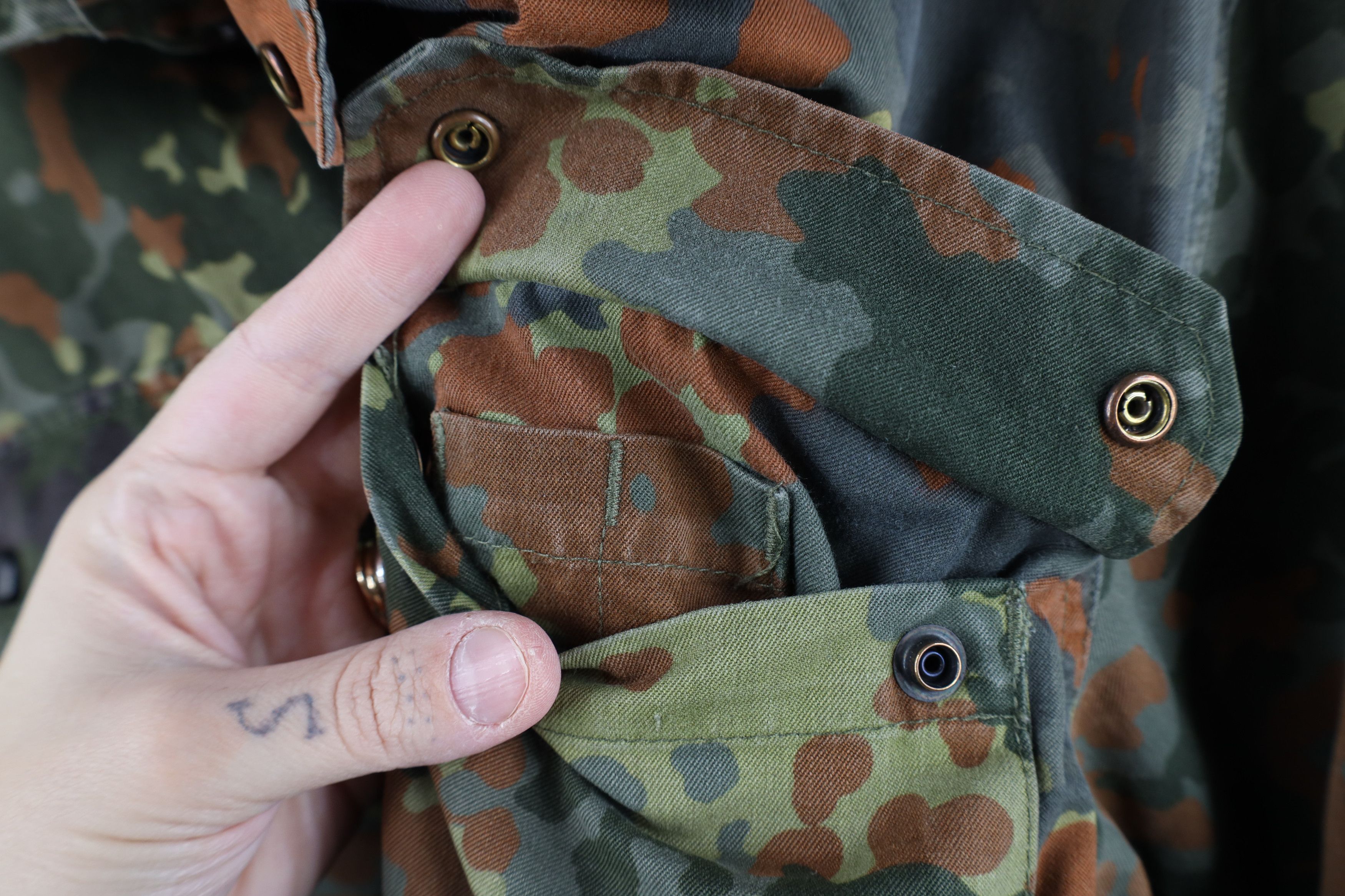 Vintage Vintage 90s German Military Camouflage Shirt Field Jacket Size US L / EU 52-54 / 3 - 12 Thumbnail