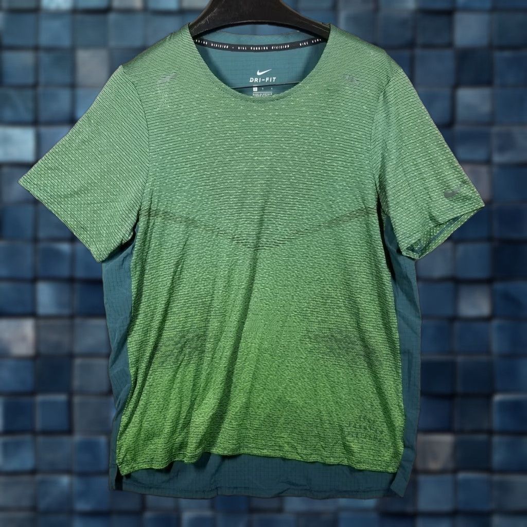 Nike Nike Pinnacle Run Division Short Sleeve Shirt L Green Mens T-Shirt Running Moisture Wicking Geometric 304 DA0426 Size US L / EU 52-54 / 3 - 1 Thumbnail