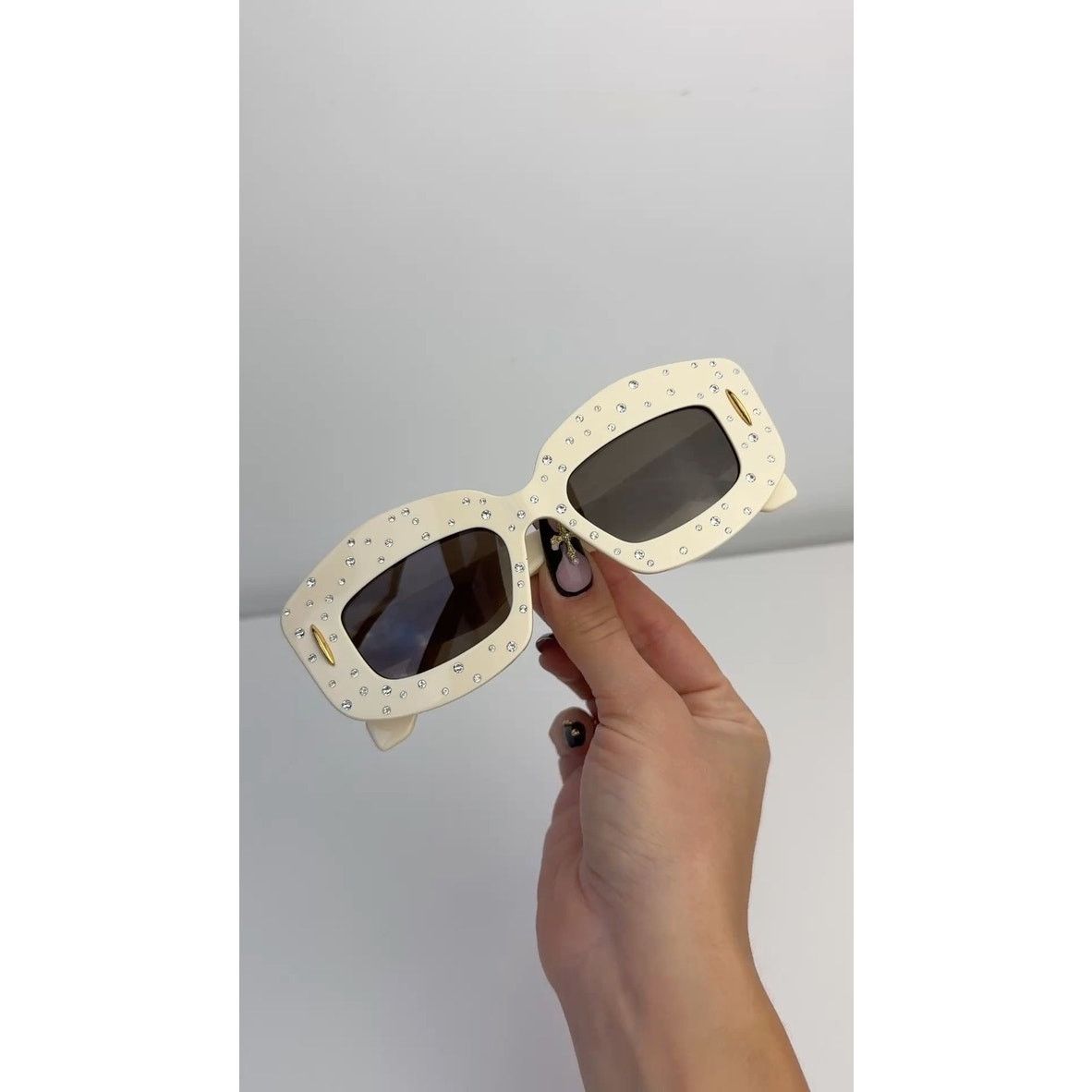 NEW Loewe LW4114IS Crystal Sunglasses in Ivory White