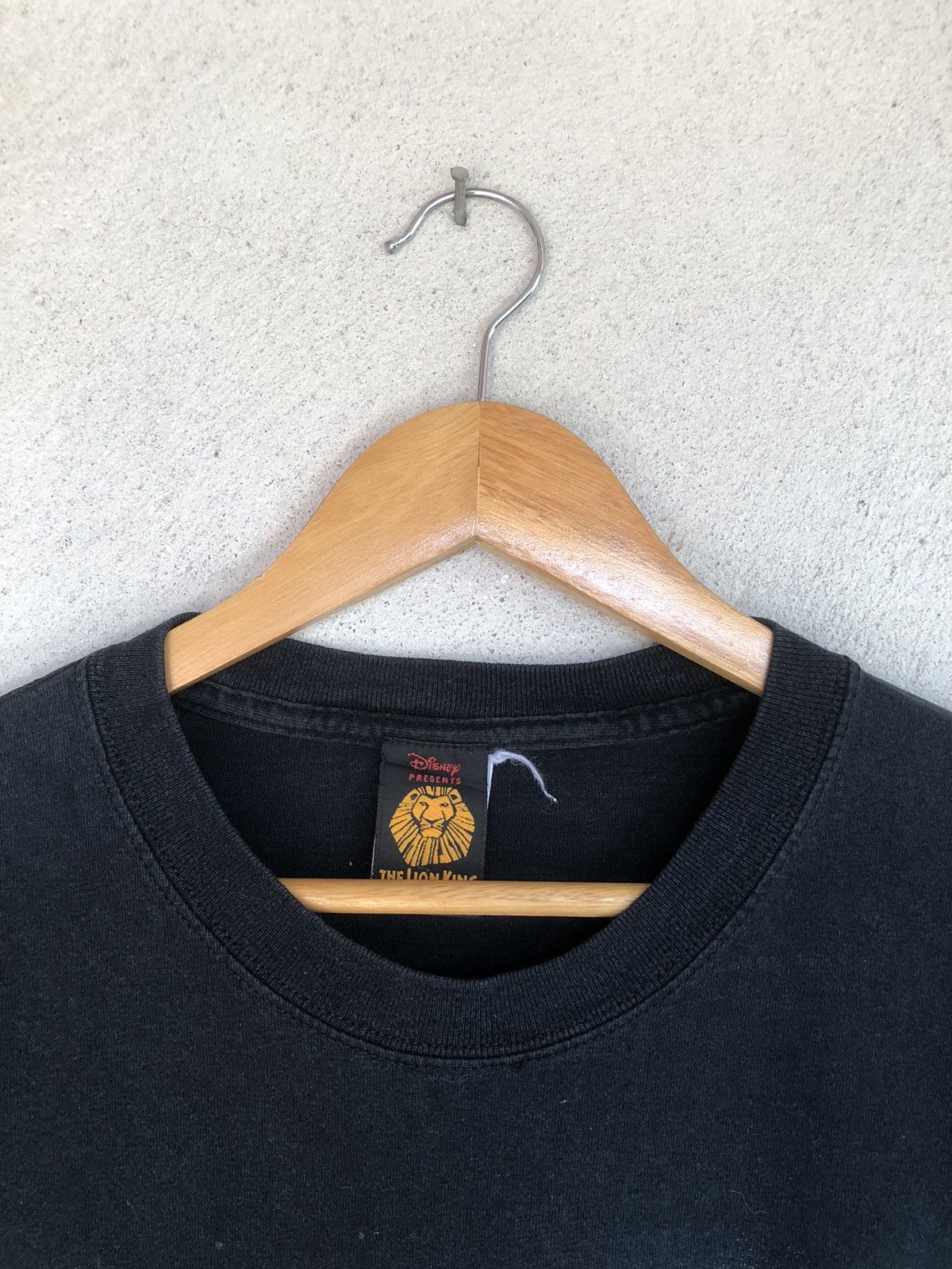 Vintage Vintage Y2K Disney The Lion King New York Movie Tee Size US L / EU 52-54 / 3 - 7 Thumbnail