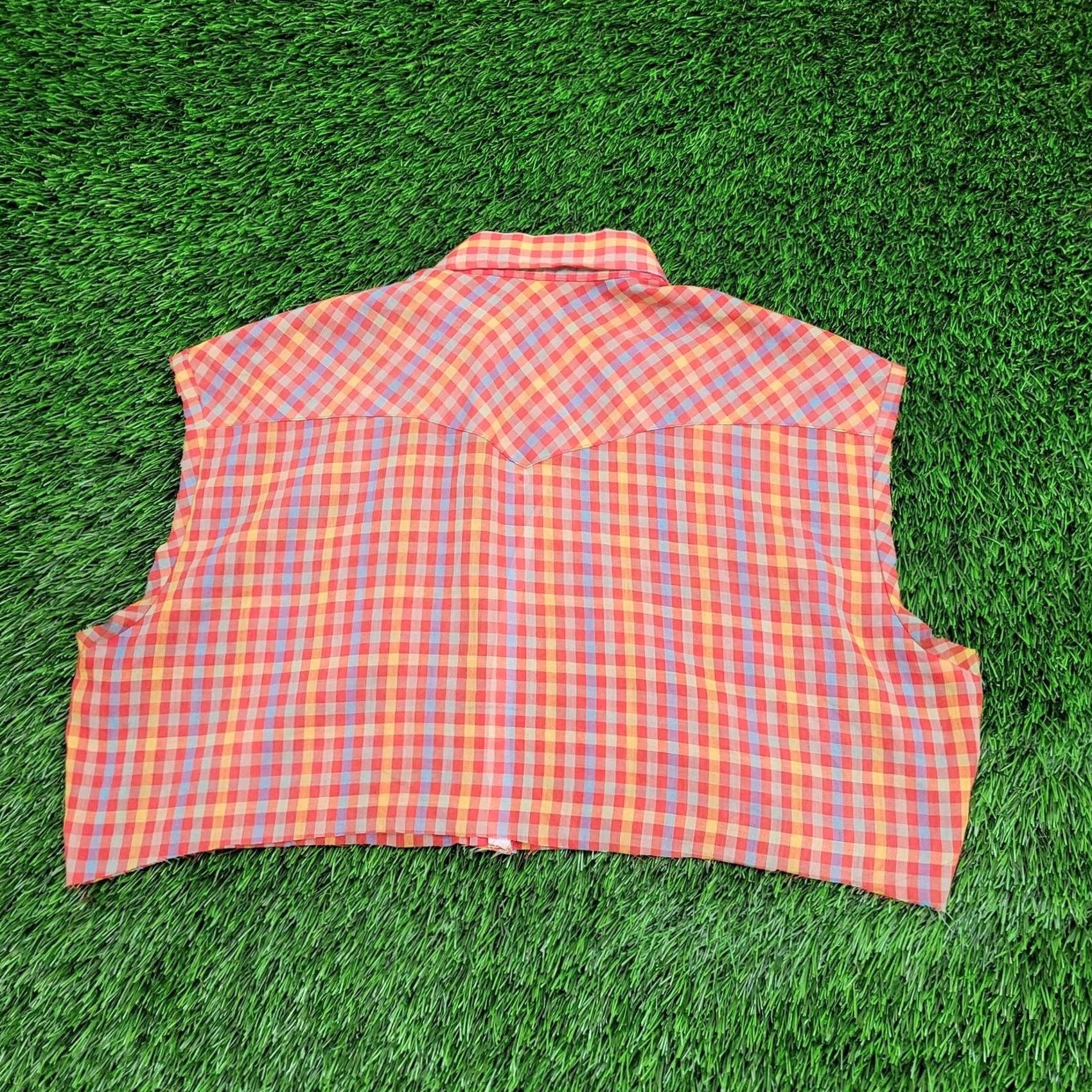 Wrangler VINTAGE Wrangler Cropped Snap Shirt Womens Large 22x15 Red Cotton Polyester Plaid 80s Western Snap Button-Up Casual Mens Womens Boys Girls Size L / US 10 / IT 46 - 2 Thumbnail