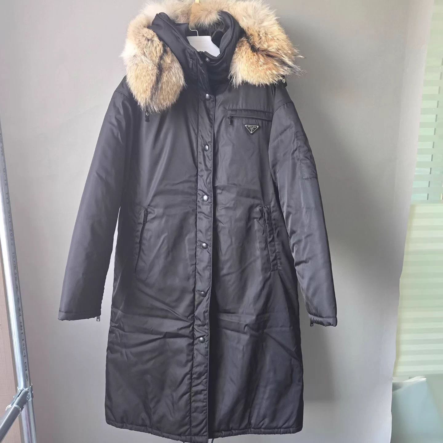 Prada PRADA fur collar triangle logo long down coat L Size L / US 10 / IT 46 - 1 Thumbnail