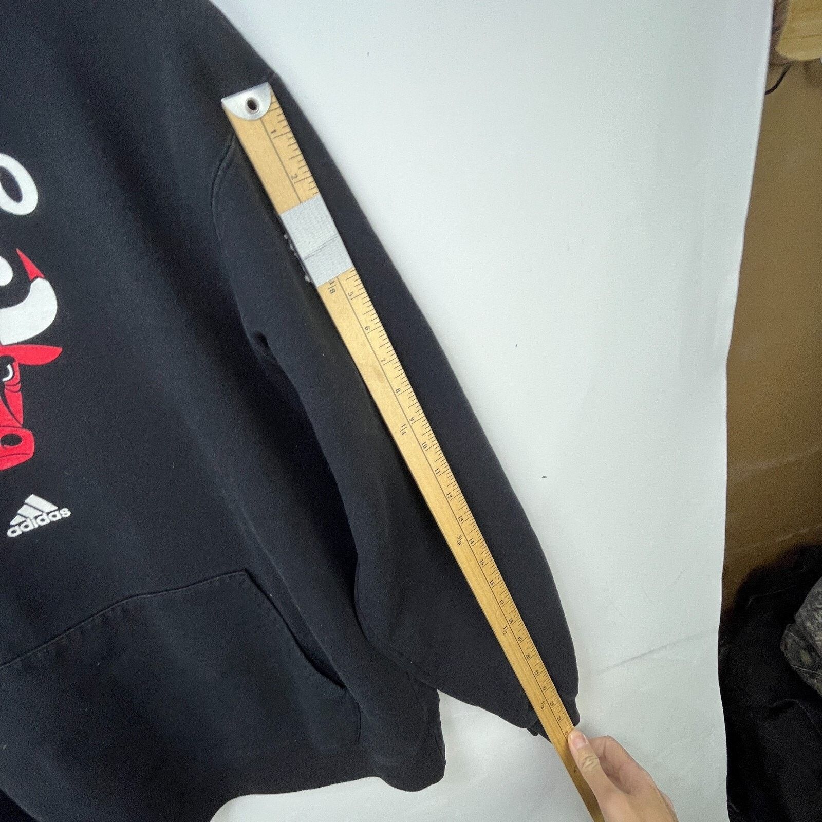 Adidas × Vintage Vintage Y2K Chicago Bulls Hoodie Large NBA Size US L / EU 52-54 / 3 - 7 Thumbnail