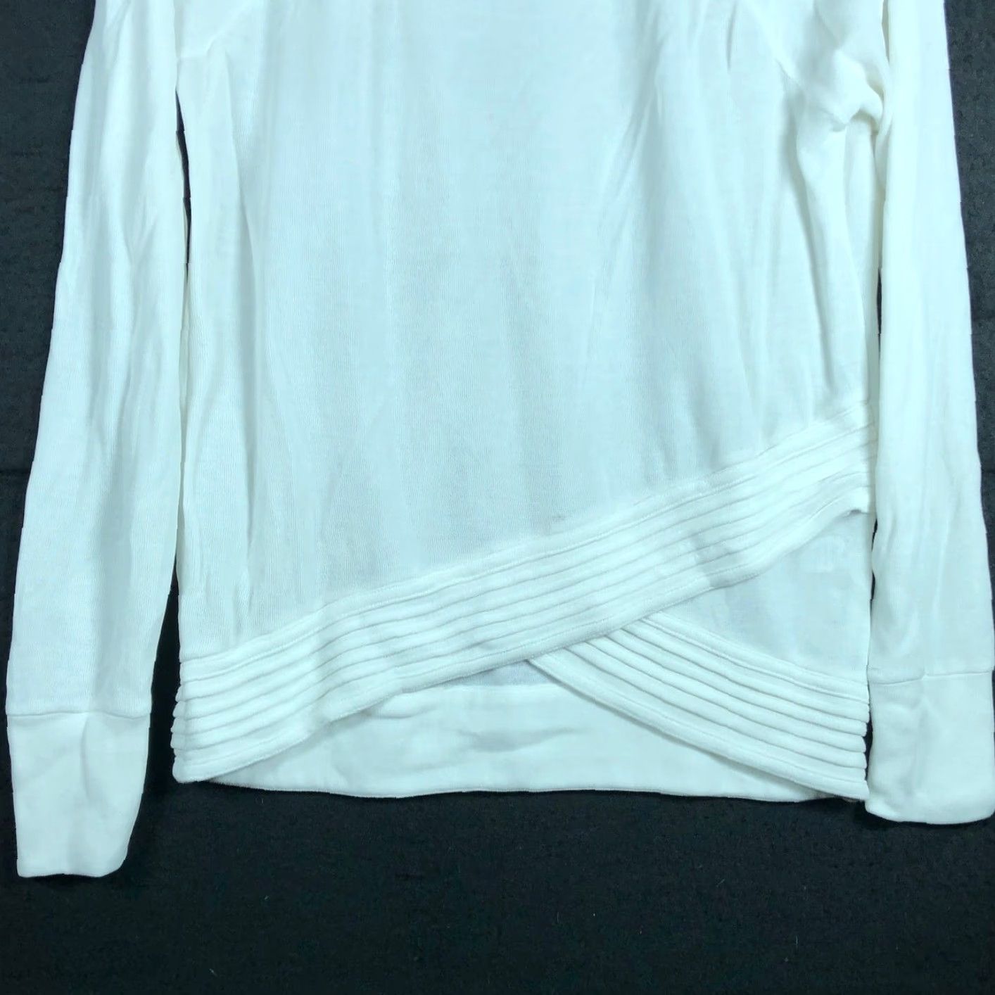 Athleta Athleta Womens Sweatshirt Cream Serenity Criss Cross Pullover Stretch XS Size XS / US 0-2 / IT 36-38 - 3 Thumbnail
