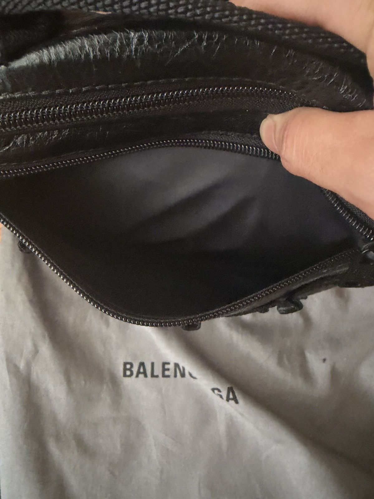 Balenciaga Balenciaga Army pouch strap bag/ messenger leather bag Size ONE SIZE - 6 Thumbnail