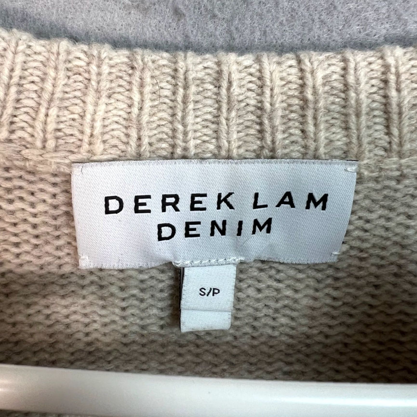 Vintage Derek Lam Denim Beige Wool-Blend V-Neck Sweater Womens Size Small Pullover Size S / US 4 / IT 40 - 3 Thumbnail