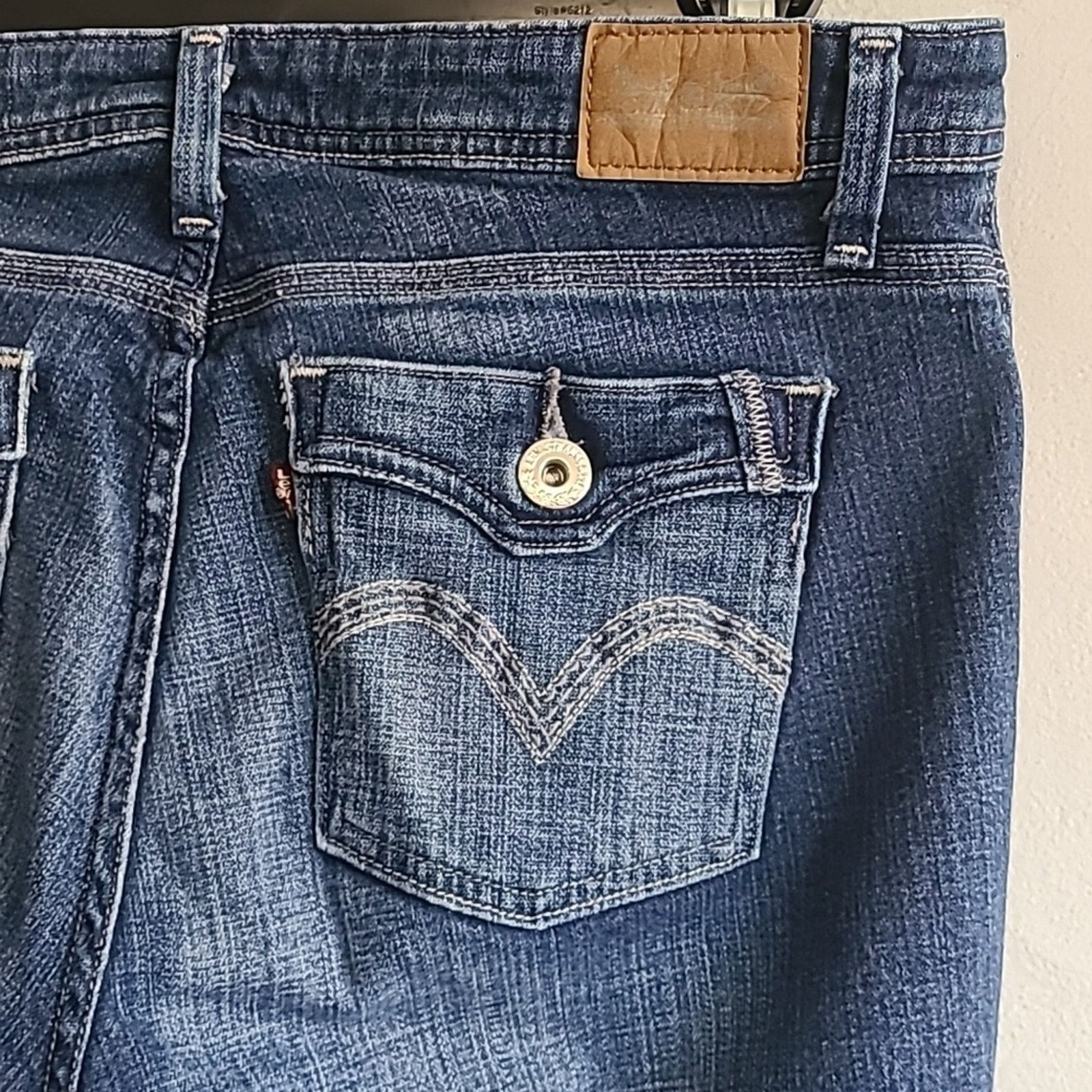 Levi's Women's size 10 Levi's dark wash 526 curvy boot cut jeans Size 32" / US 10 / IT 46 - 5 Thumbnail