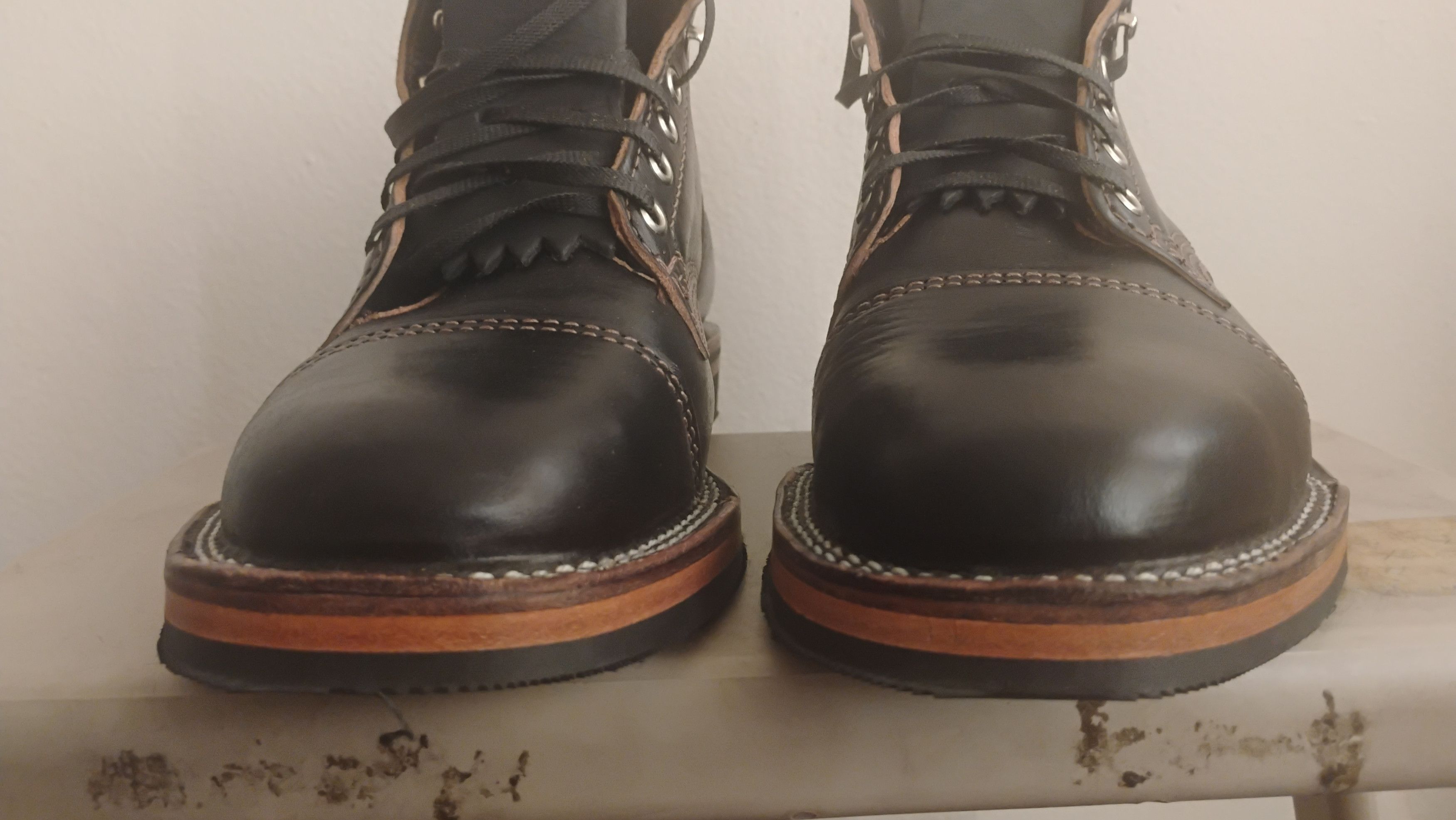 WESCO Hendrick , horsehide Size US 9.5 / EU 42-43 - 1 Thumbnail