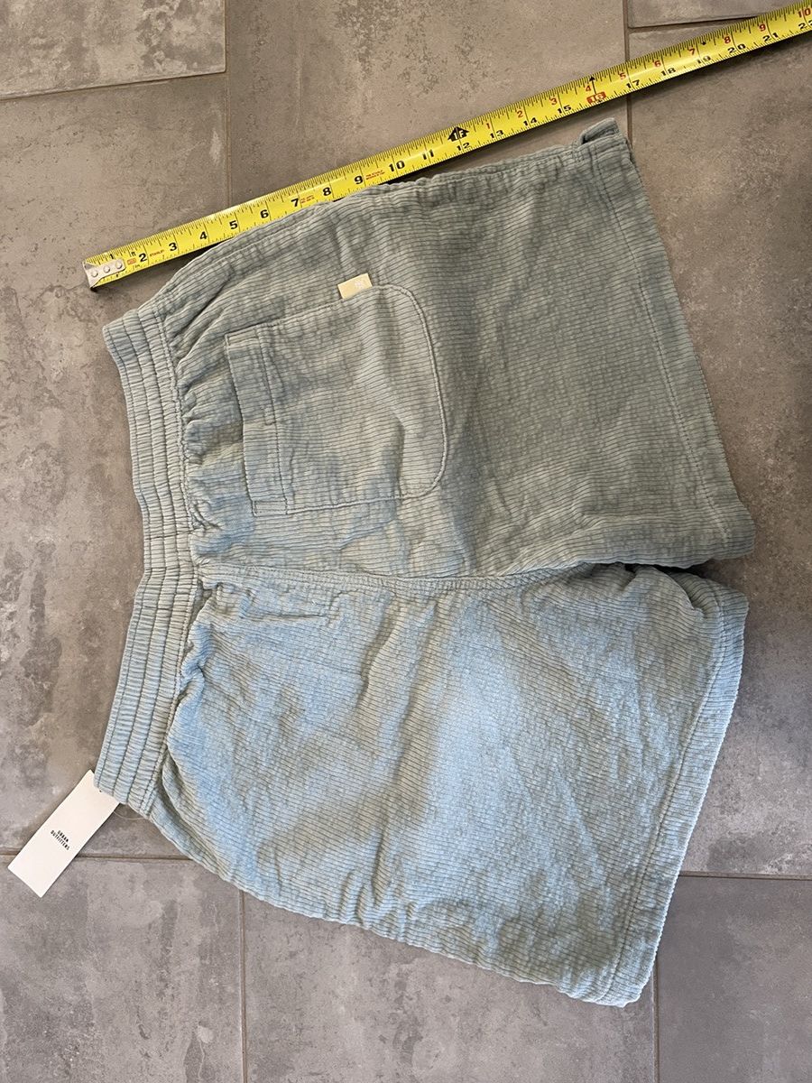 Urban Outfitters Urban outfitters corduroy shirts size medium Size US 32 / EU 48 - 6 Thumbnail