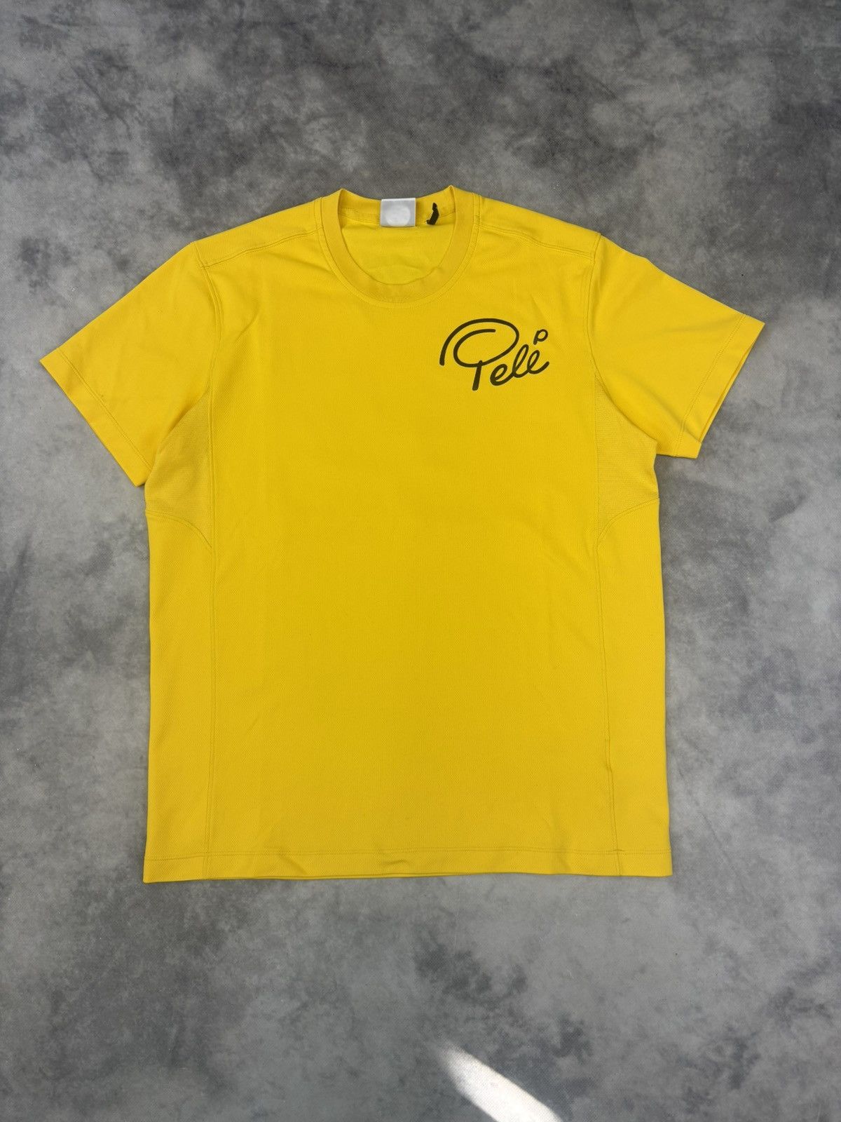 Vintage Vintage Pelle Futsal soccer jersey yellow Brazil Neymar y2k Size US M / EU 48-50 / 2 - 1 Thumbnail