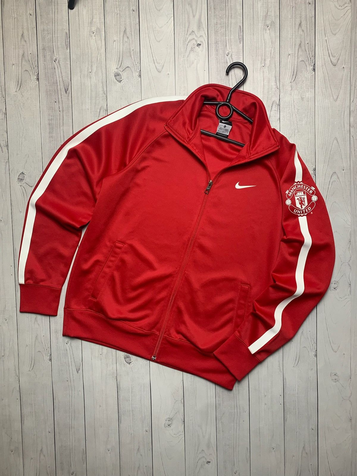 Vintage Vintage Nike Manchester United soccer jacket size M logo Size US M / EU 48-50 / 2 - 1 Thumbnail