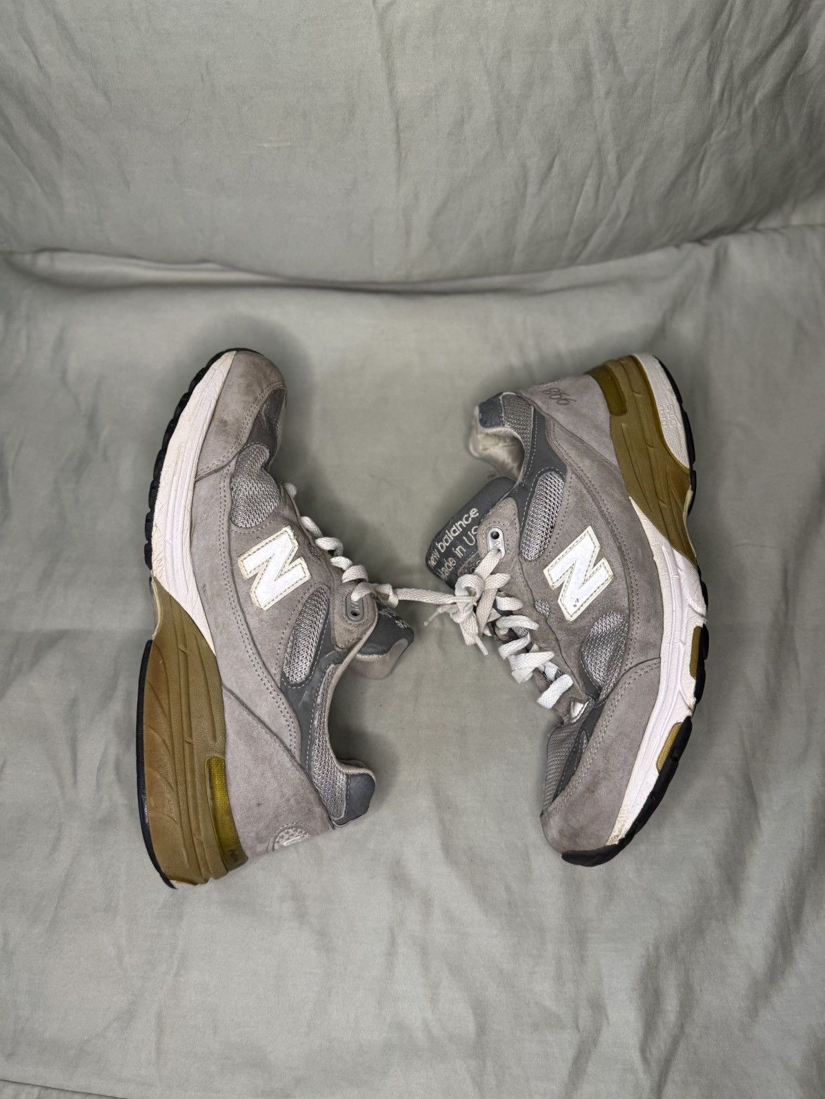 New Balance RARE New Balance 993 Made In USA Gray/White Men Sneakers MR993GL - SZ 7M / 4E Size US 7 / EU 40 - 7 Thumbnail
