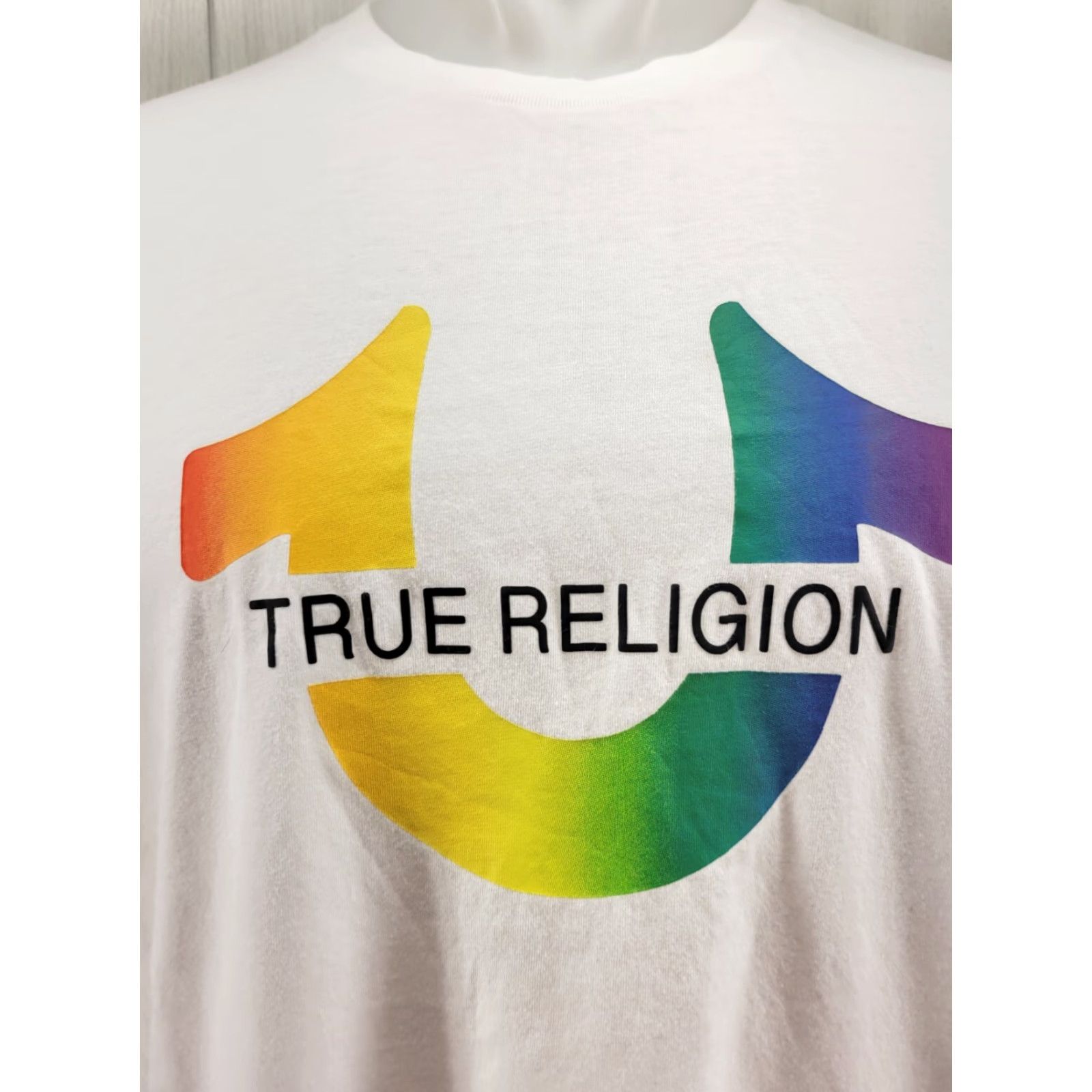 True Religion True Religion Mens T Shirt Rainbow Logo White L Shirt Adults Regular Short Sleeve Crew Neck Cotton Blend Knit Size US L / EU 52-54 / 3 - 2 Thumbnail