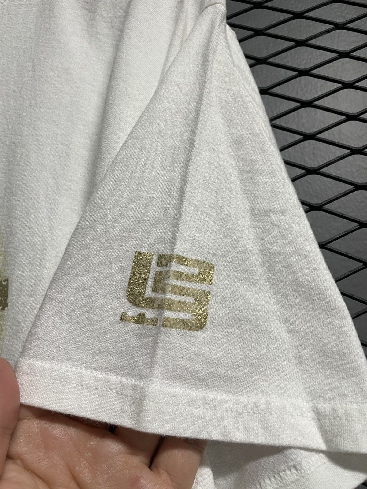 Nike × Vintage Vintage 00s Nike Lebron James “The Wise One” T-Shirt. Size US L / EU 52-54 / 3 - 4 Thumbnail