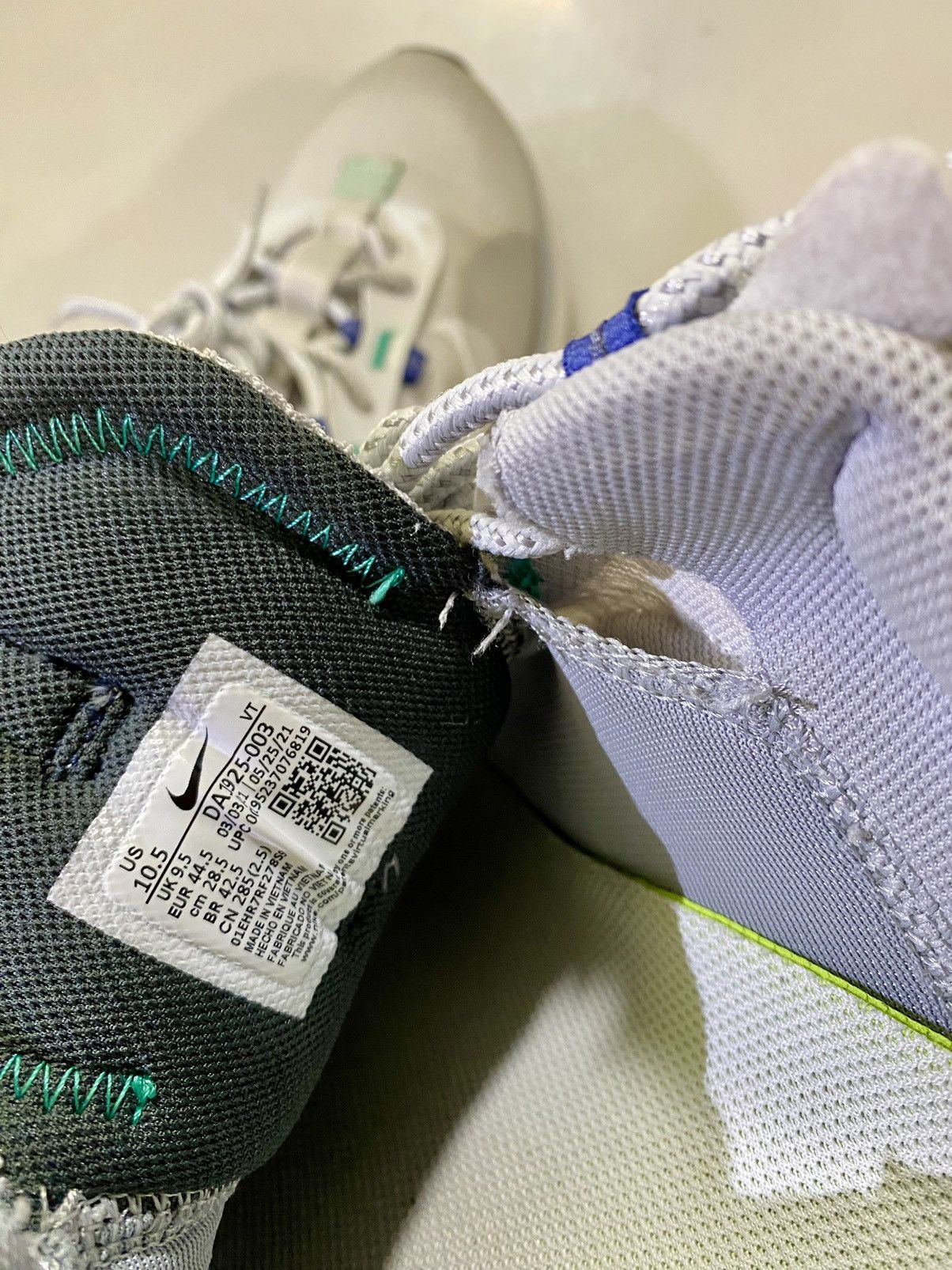 Nike VGC Nike Air Max 2021 Photon Dust Clear Emerald 10.5 Size US 10.5 / EU 43-44 - 3 Thumbnail