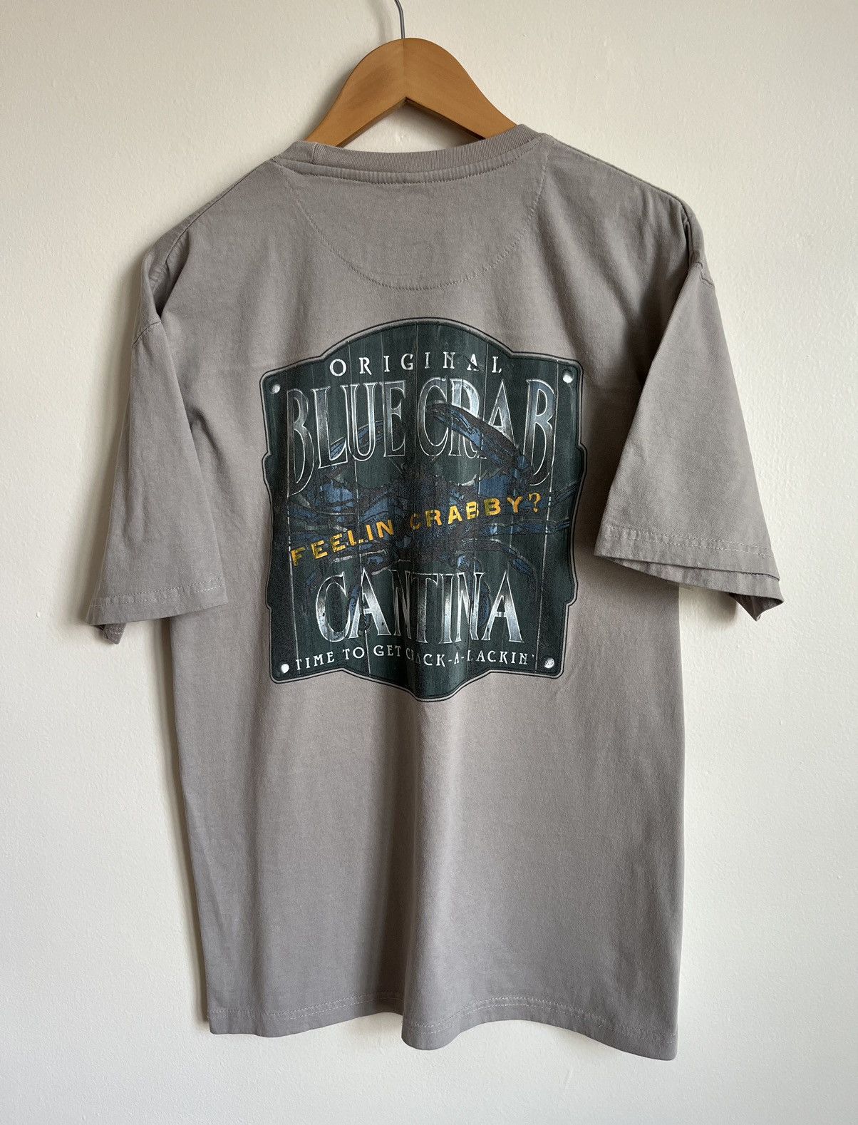 Vintage Vintage Y2K Blue Crab Cantina Graphic T-Shirt Size US XL / EU 56 / 4 - 1 Thumbnail