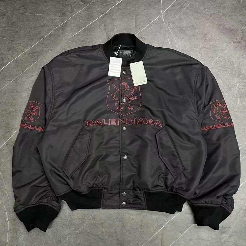 Balenciaga Balenciaga Manchester United Lion Head Embroidered Flight Size US XS / EU 42 / 0 - 1 Thumbnail
