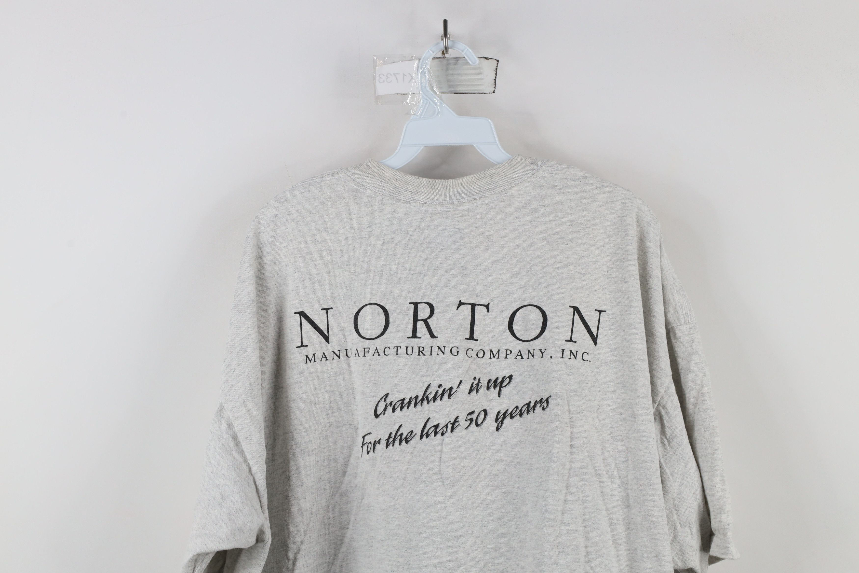 Vintage Vintage Norton Manufacturing Company Engines T-Shirt Gray Size US XXL / EU 58 / 5 - 11 Thumbnail