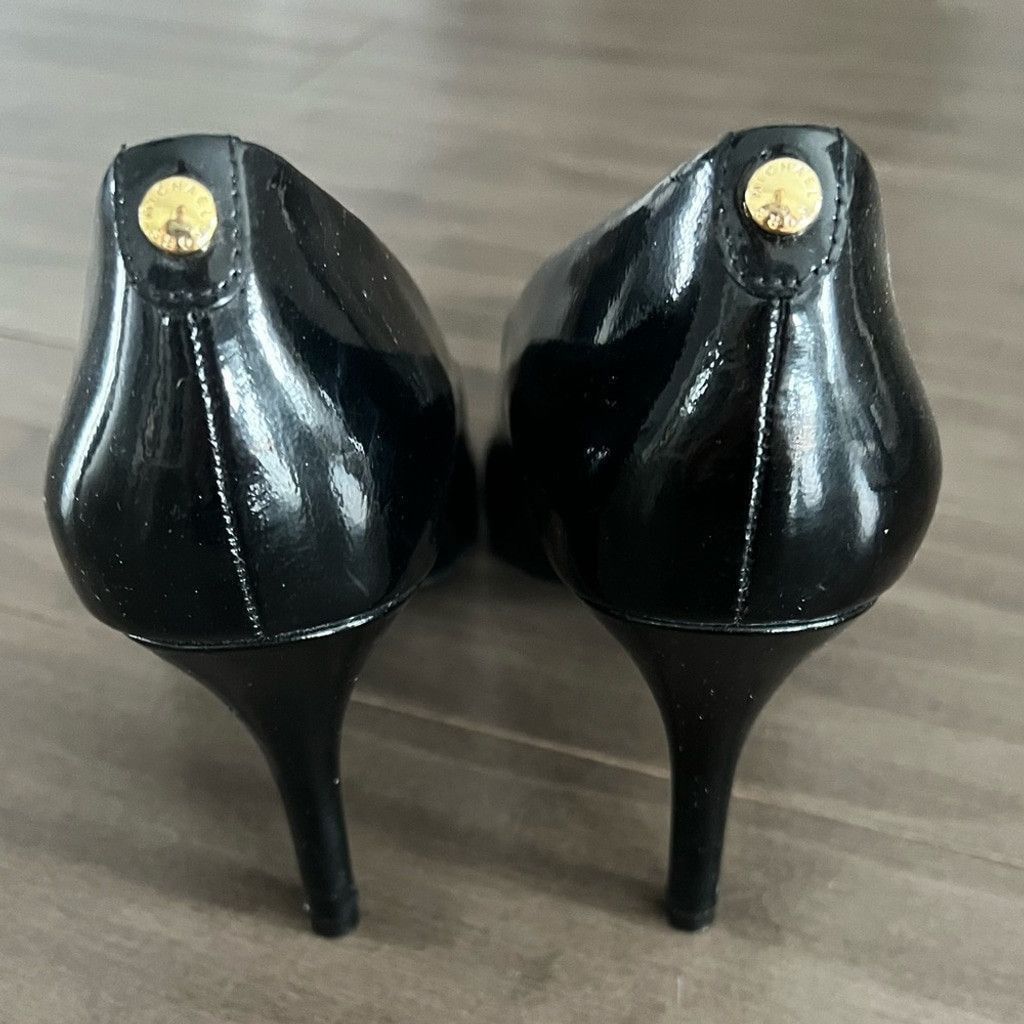 Michael Kors Michale Kors MK Patent leather flex pump heels 9N Narrow Size US 9 / IT 39 - 3 Thumbnail