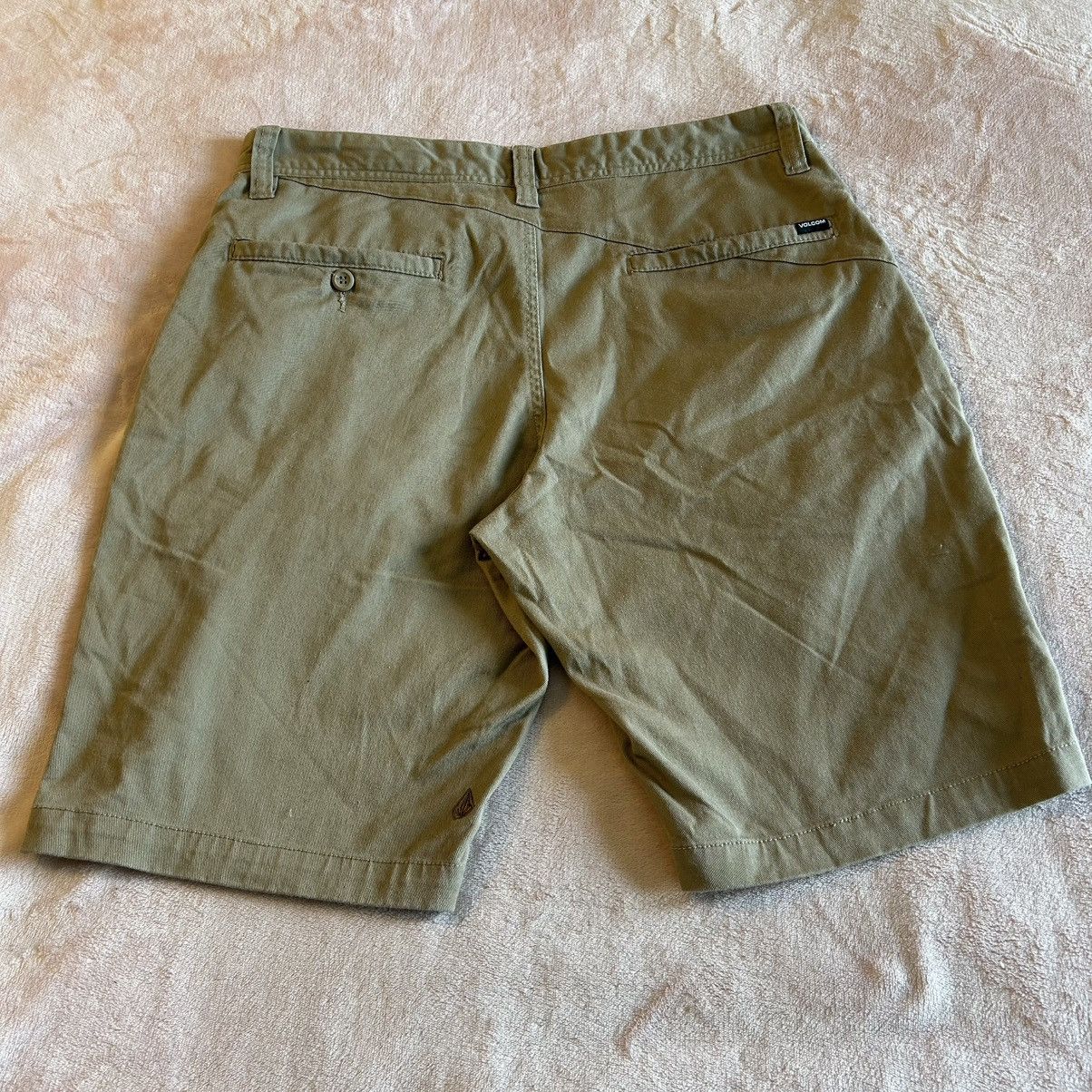 Volcom Volcom chino khaki shorts size 33 preppy summer casual Size US 33 - 2 Thumbnail