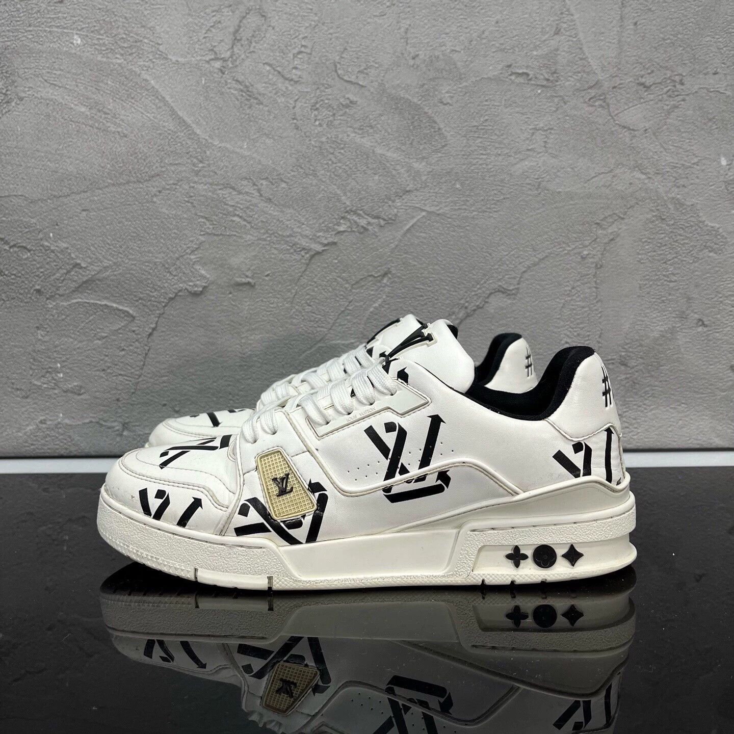 Louis Vuitton LV Trainer B/W AOP UK7/41 98 New Light Use Size US 7 / EU 40 - 4 Thumbnail