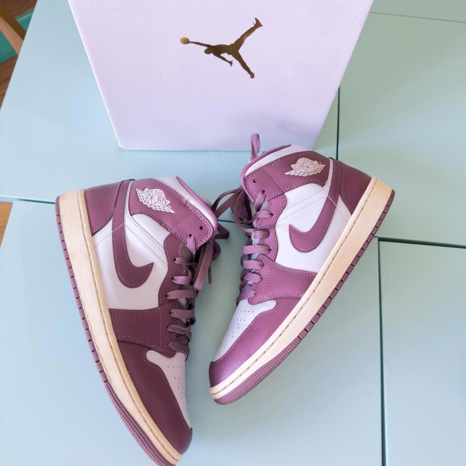 Jordan Brand WMNS AIR JORDAN 1 MID "SKY MAUVE" Women's 11 Size US 11 / IT 41 - 1 Thumbnail