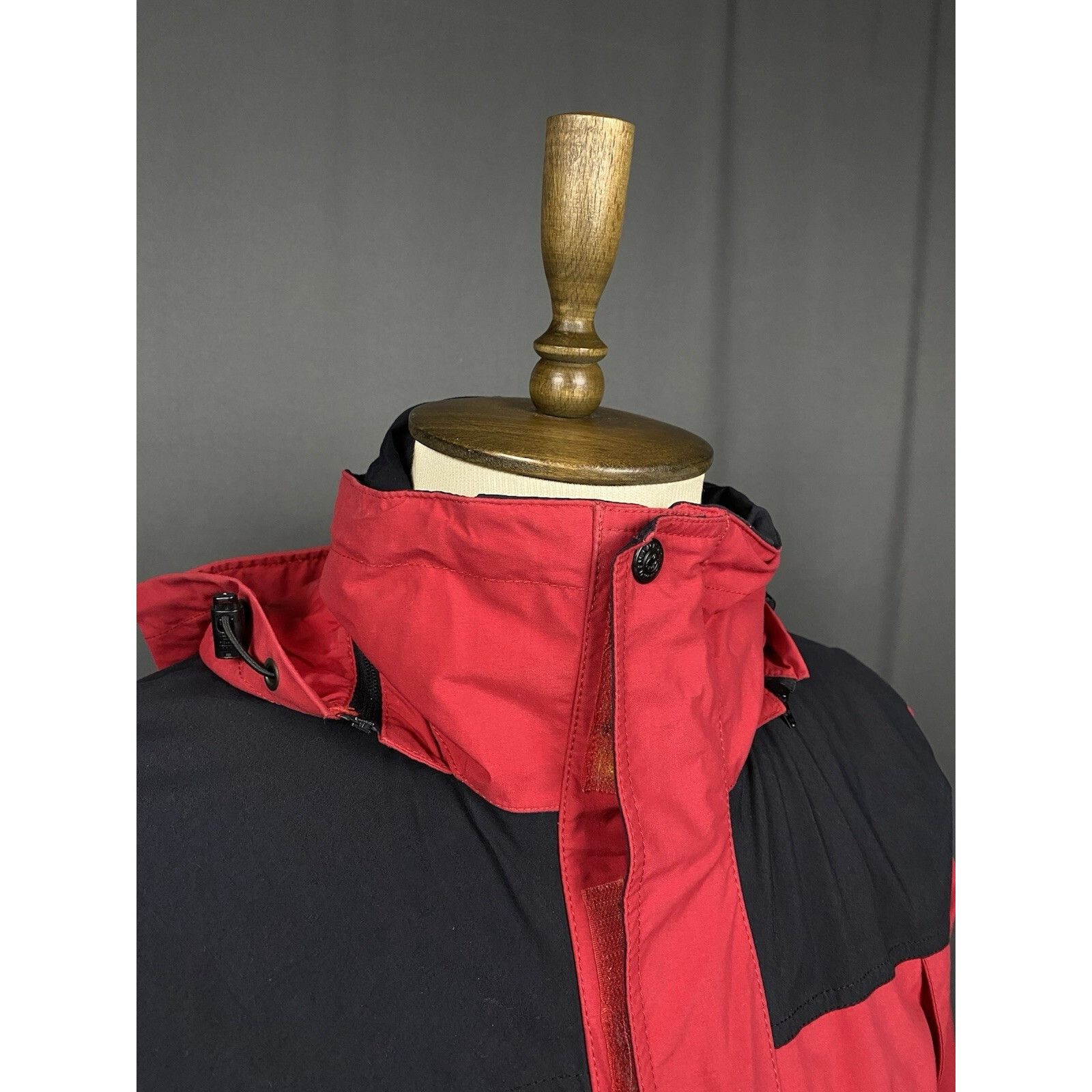 Mammut Mammut Gore-Tex XCR Men's Red Waterproof Windbreaker Jacket Size US S / EU 44-46 / 1 - 6 Thumbnail
