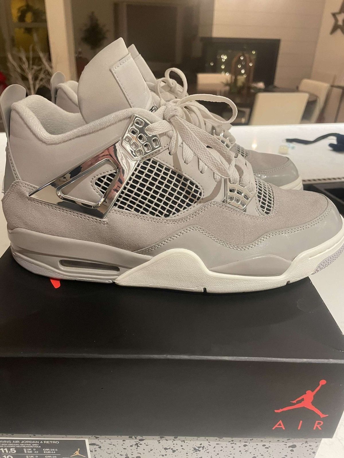 Jordan Brand × Nike Frozen moments Jordan 4 Size US 10 / EU 43 - 1 Thumbnail