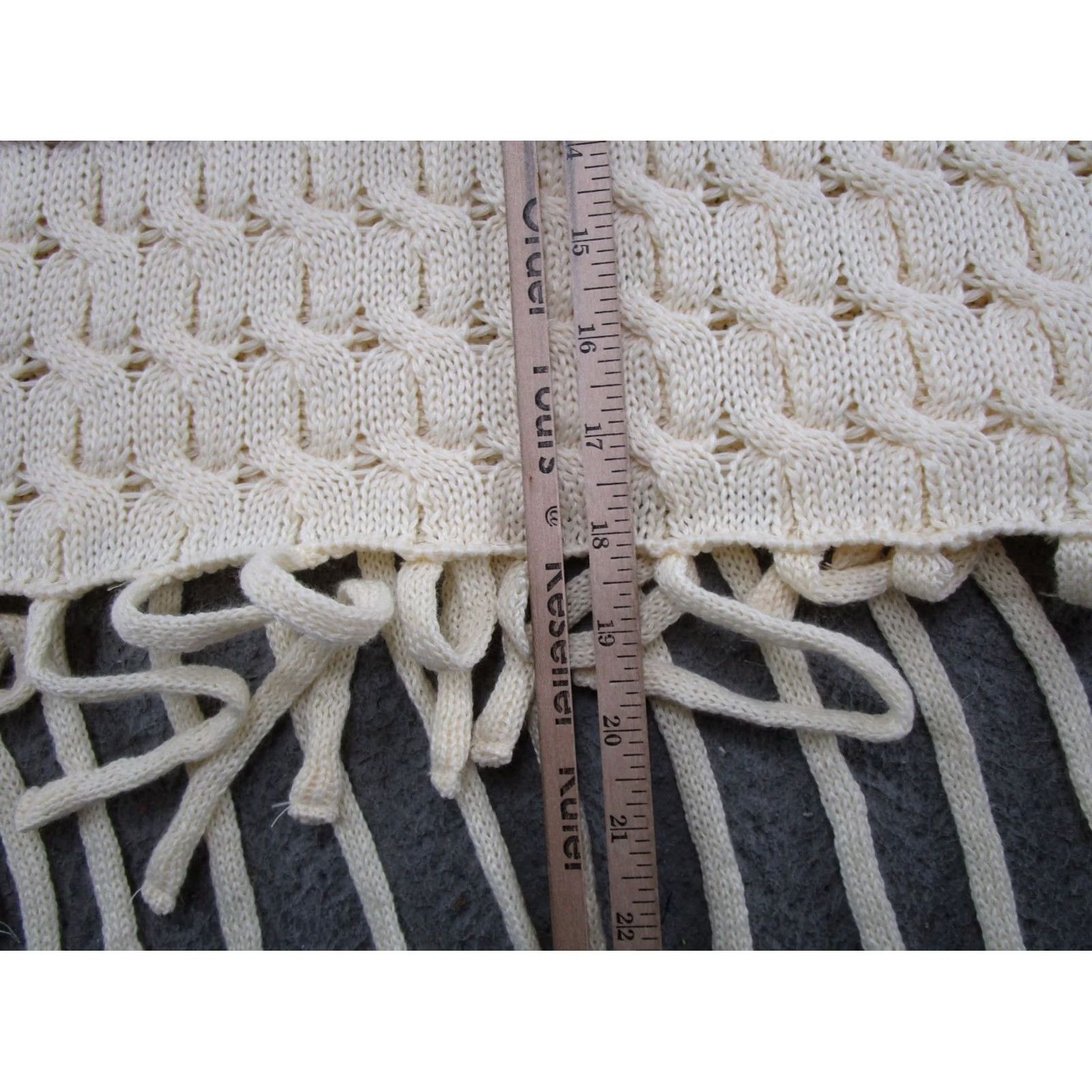 Vintage Davi Knit Poncho Turtleneck Ivory Ribbed Loose Chunky Wool Blend Sweater S Womens Pullover Winter, Fall, Spring Casual Size S / US 4 / IT 40 - 6 Thumbnail