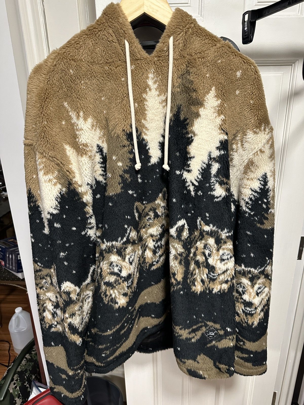 Kith Kith Merrick Wolves Heavyweight Sherpa Jacquard Hoodie XL | Grailed