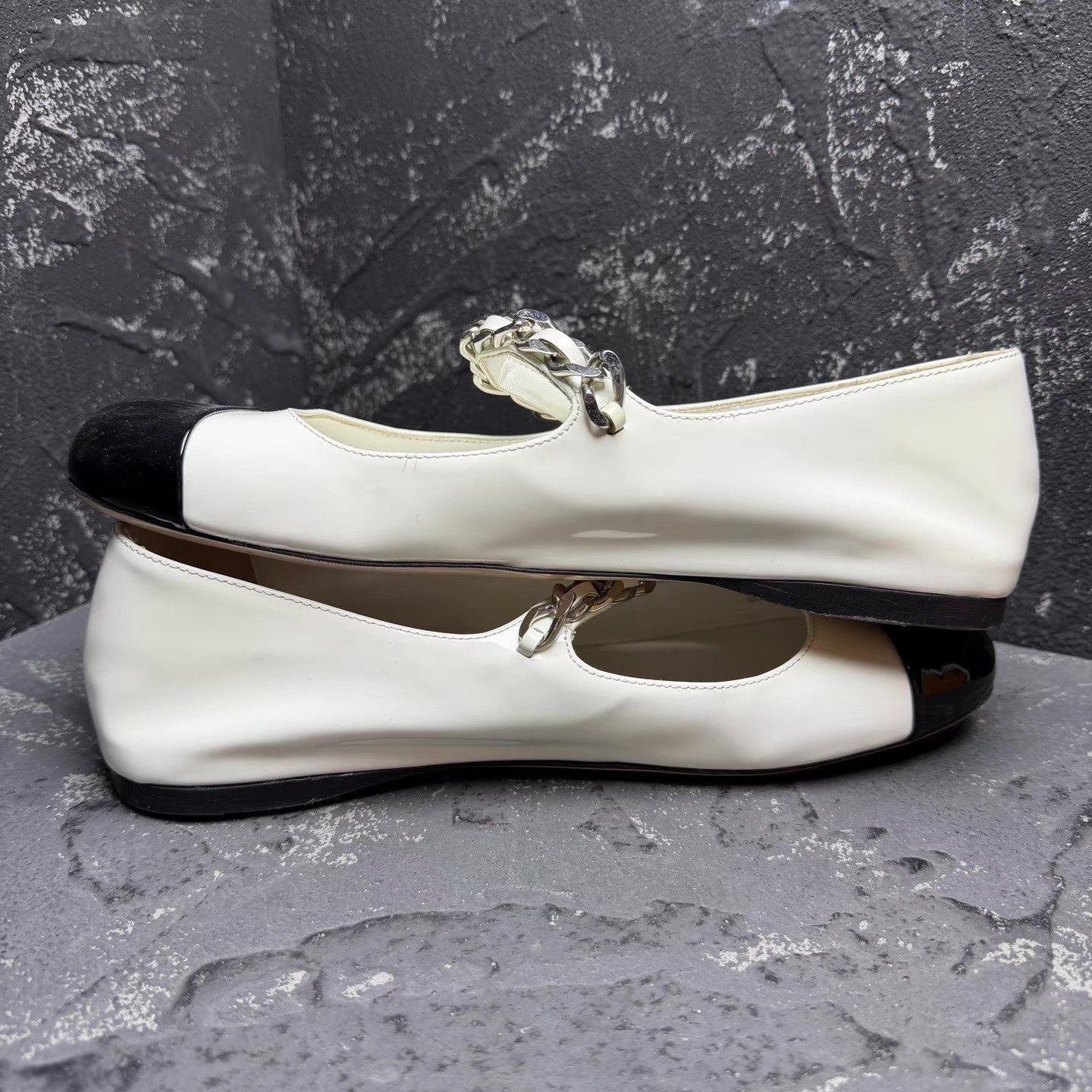 Miu Miu Miu Miu Mary Jane Flats with Pearl Buckle Q10 Size US 7 / IT 37 - 5 Thumbnail