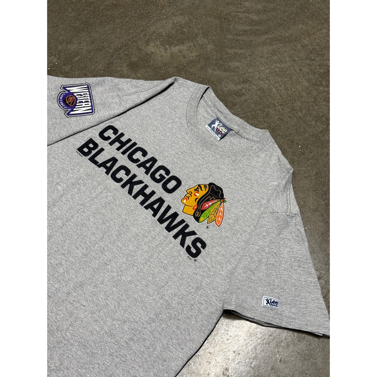 Vintage Vintage 1990s Y2K Chicago Blackhawks Lee Sports T-Shirt Size US XL / EU 56 / 4 - 3 Thumbnail