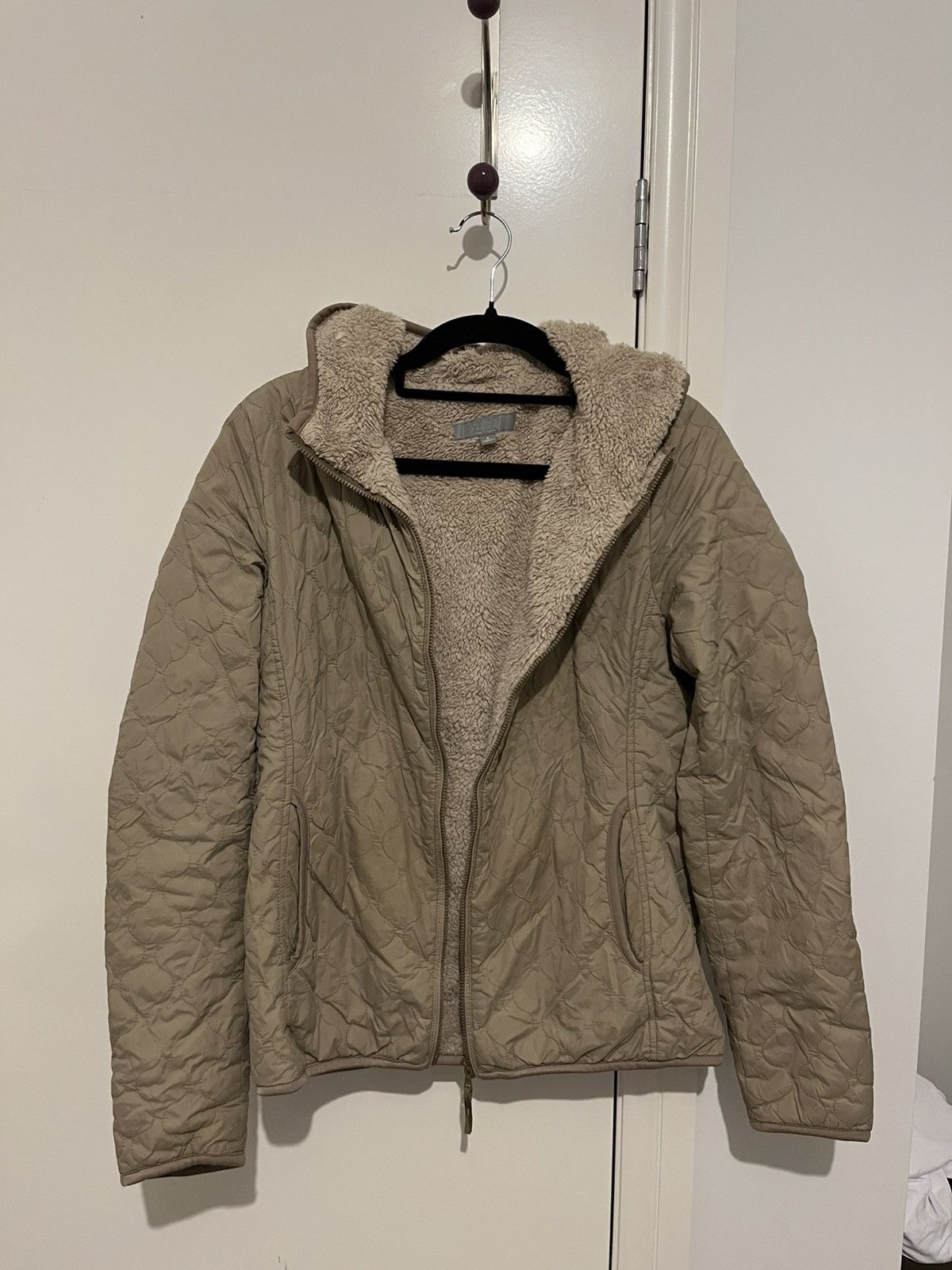 Uniqlo Uniqlo lightweight down jacket with wooly inside Size S / US 4 / IT 40 - 1 Thumbnail