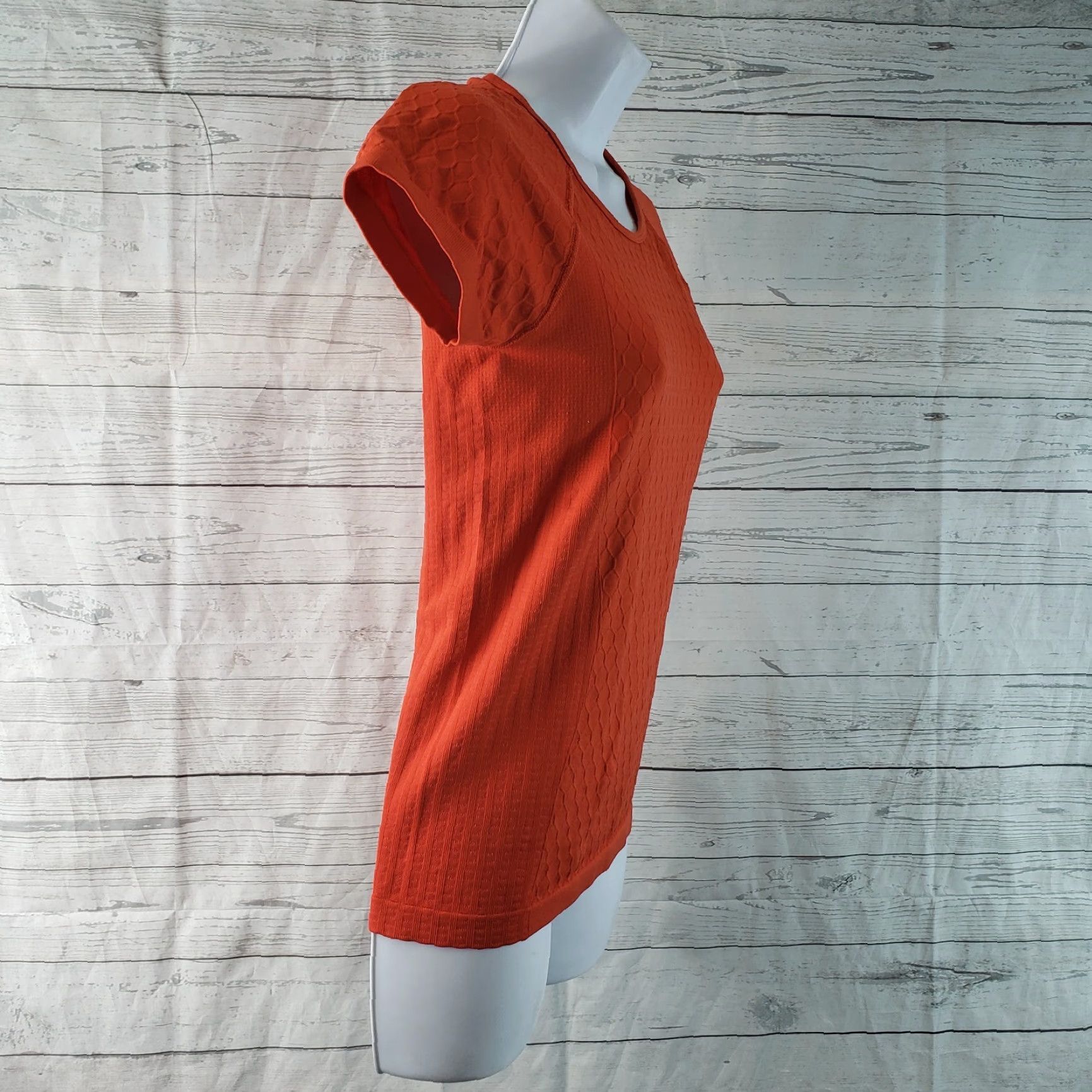 Athleta Athleta Womens T-Shirt XS Orange Seamless Sequence Tee Short Sleeve Crew Neck Pullover Activewear Shirt Size 26" / US 2 / IT 38 - 3 Thumbnail