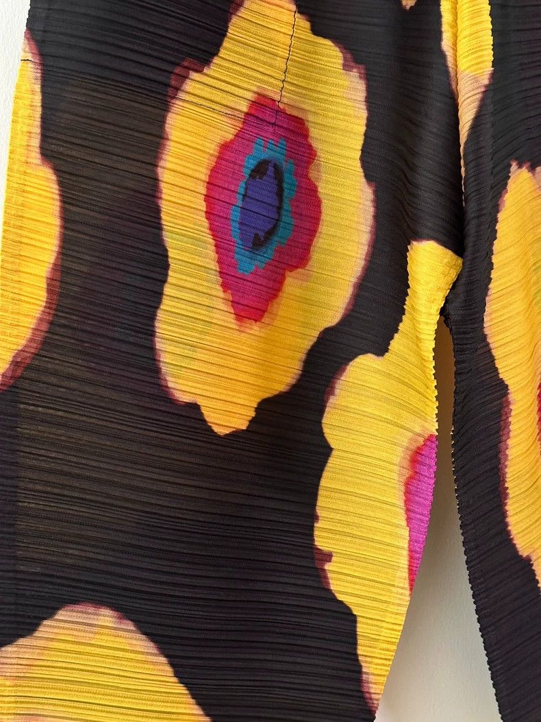 Issey Miyake Issey Miyake size:3 Black sunflower pleated trousers Size 22" - 2 Thumbnail