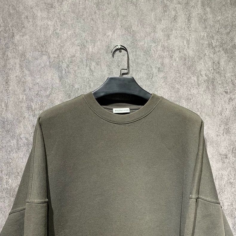 Balenciaga Balenciaga Dark Coffee Crew Neck long sleeves 2502-Nextarro Size US XS / EU 42 / 0 - 5 Thumbnail