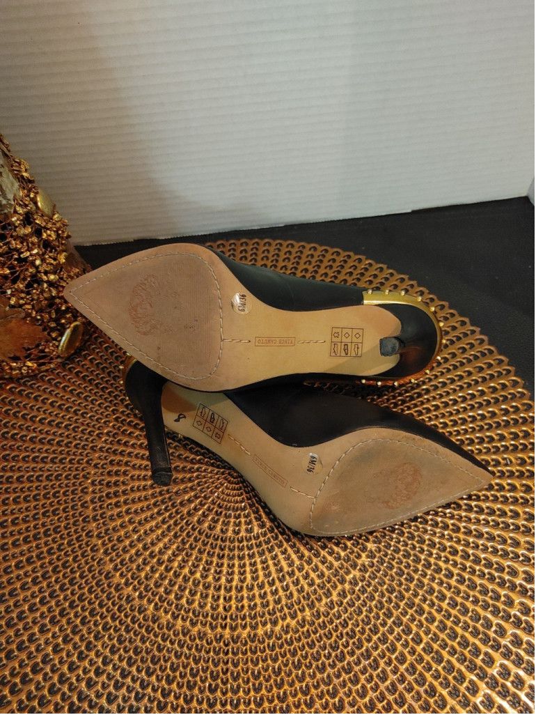 Vince Camuto Vince Camuto Leather Heels Size 6M Size US 6 / IT 36 - 7 Thumbnail