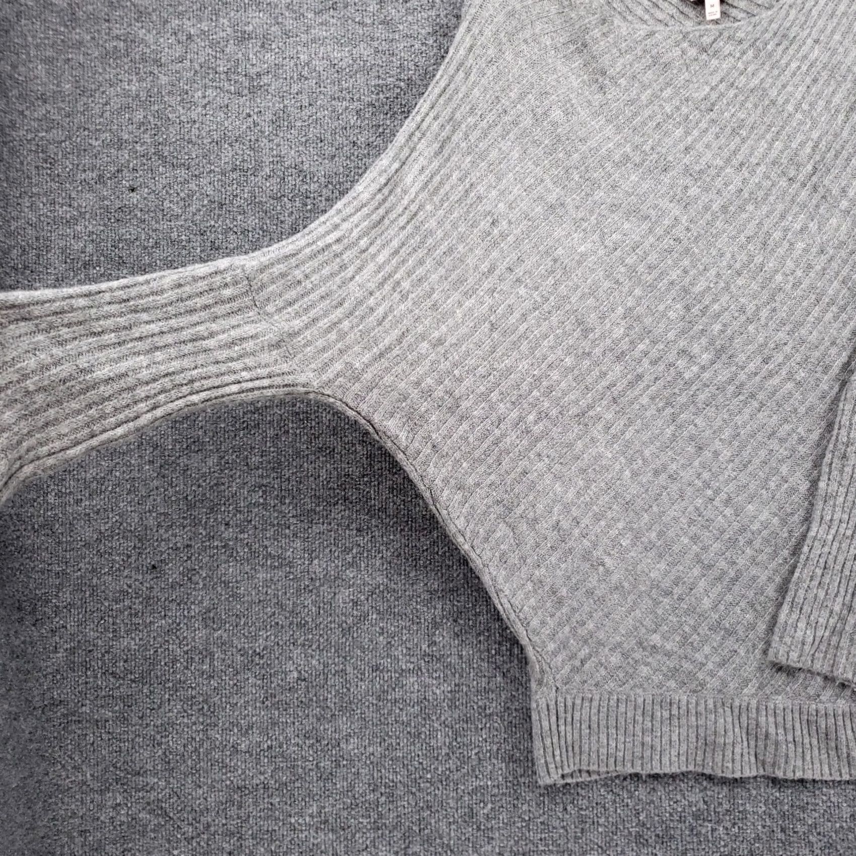 Juicy Couture Juicy Couture Sweater Womens Medium Gray Tunic Boat Neck Dolman Long Sleeves Size M / US 6-8 / IT 42-44 - 6 Thumbnail