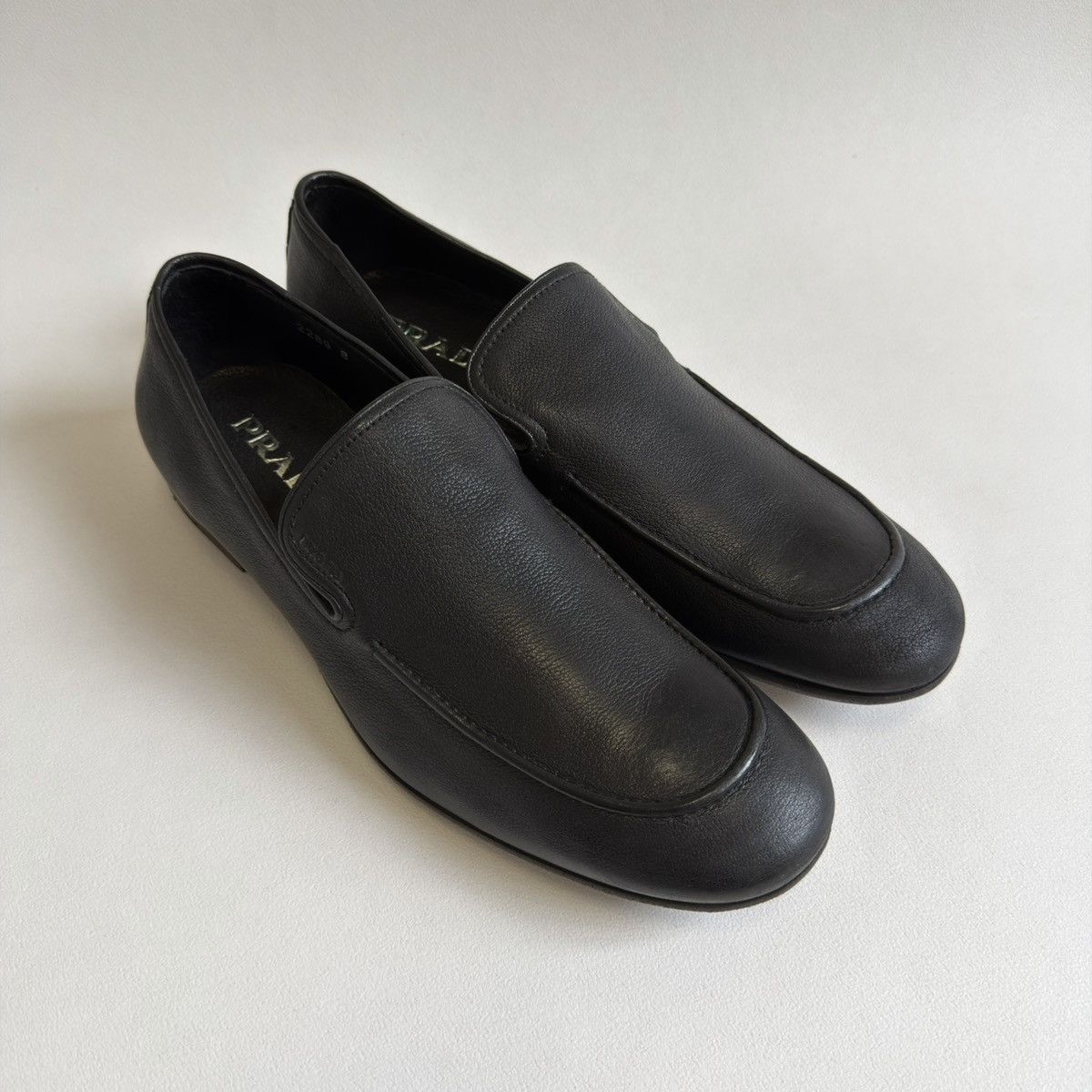 Prada Mid 2000s Black Leather Loafers Size US 9 / EU 42 - 5 Thumbnail