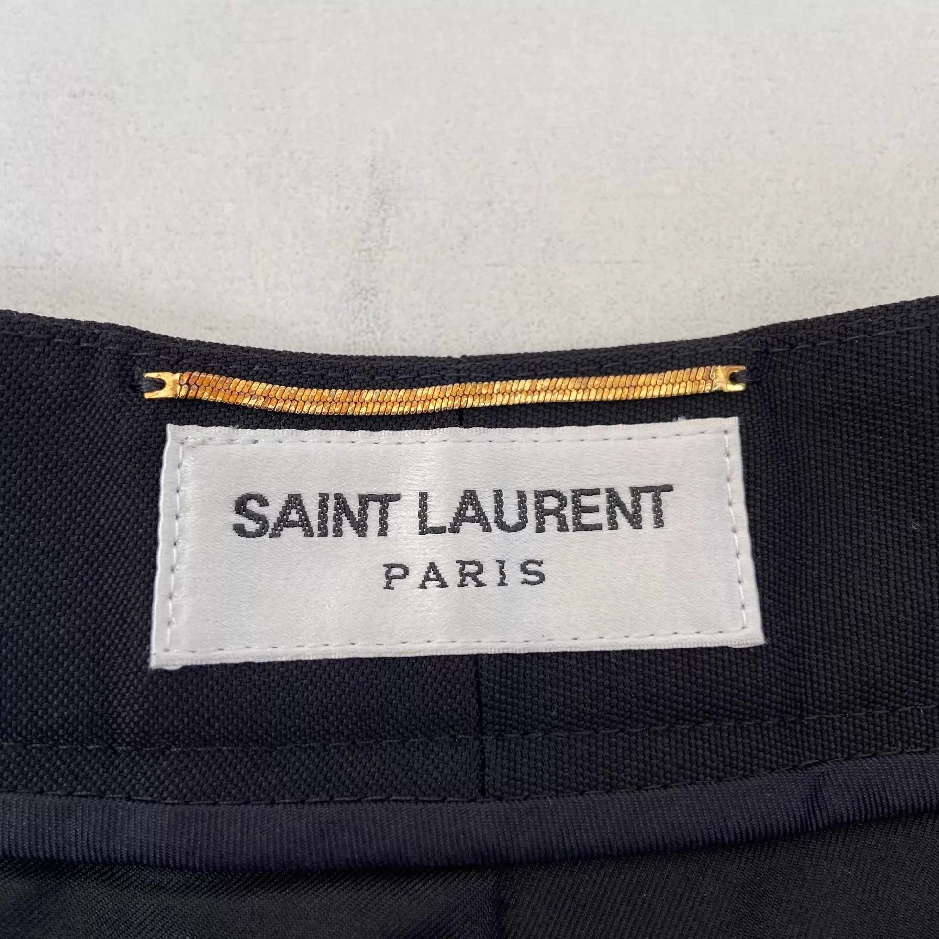 Saint Laurent Paris Saint Laurent Black Short F36 Pre-Owned Size 25" / US 0 / IT 36 - 6 Thumbnail