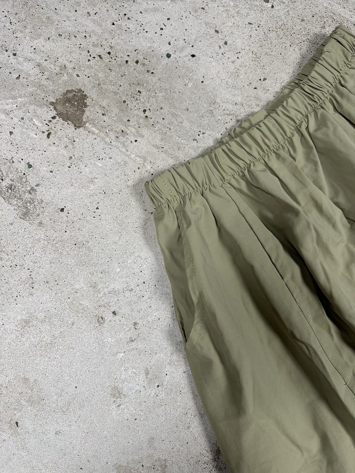Japanese Brand × Vintage Vintage Y2K Ultra Baggy Cargo Olive Track Pants Loose Size US 33 - 10 Thumbnail